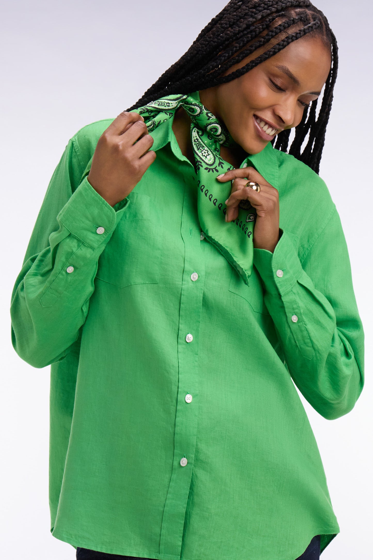 Chemise en lin verte à poches plaquées