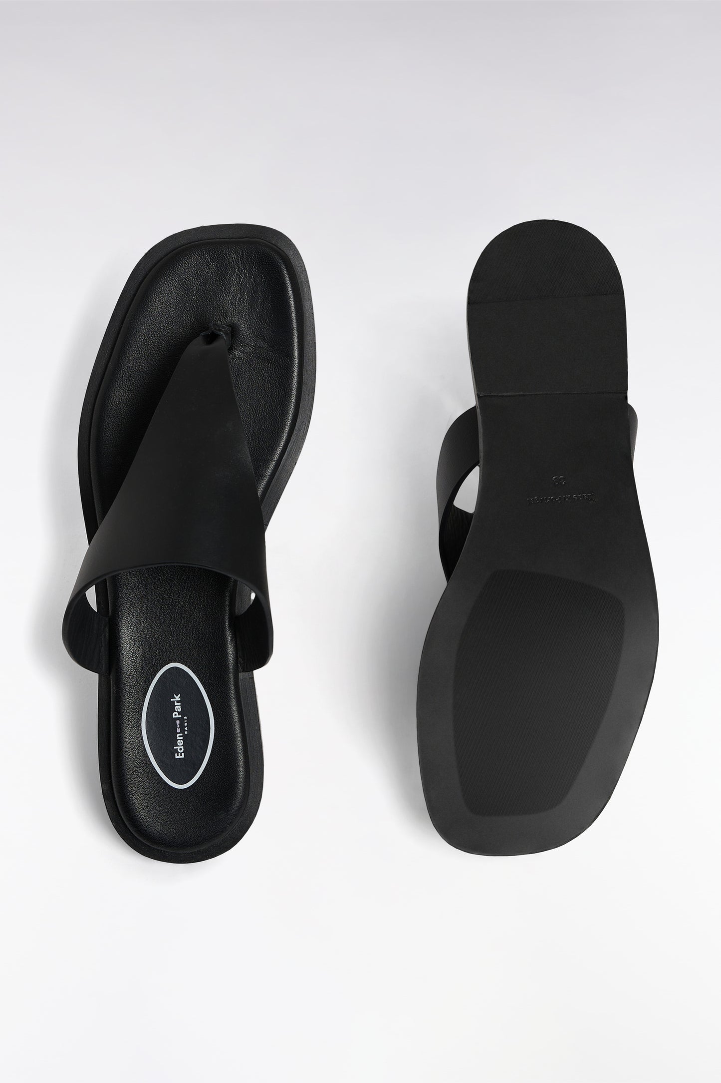 Sandales tongs en cuir de vachette noir