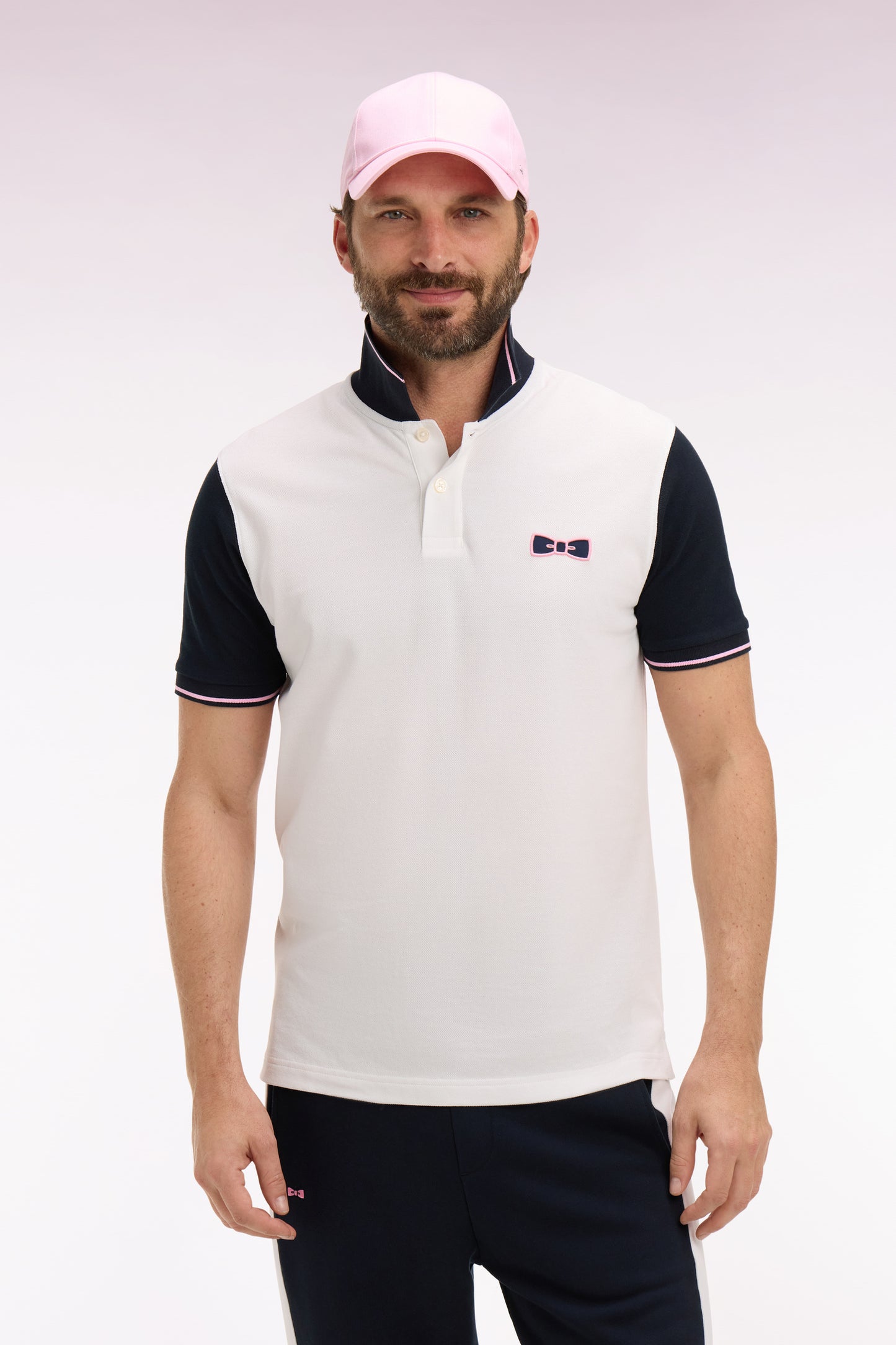 Polo à manches courtes en coton blanc à broderie patchée coupe regular