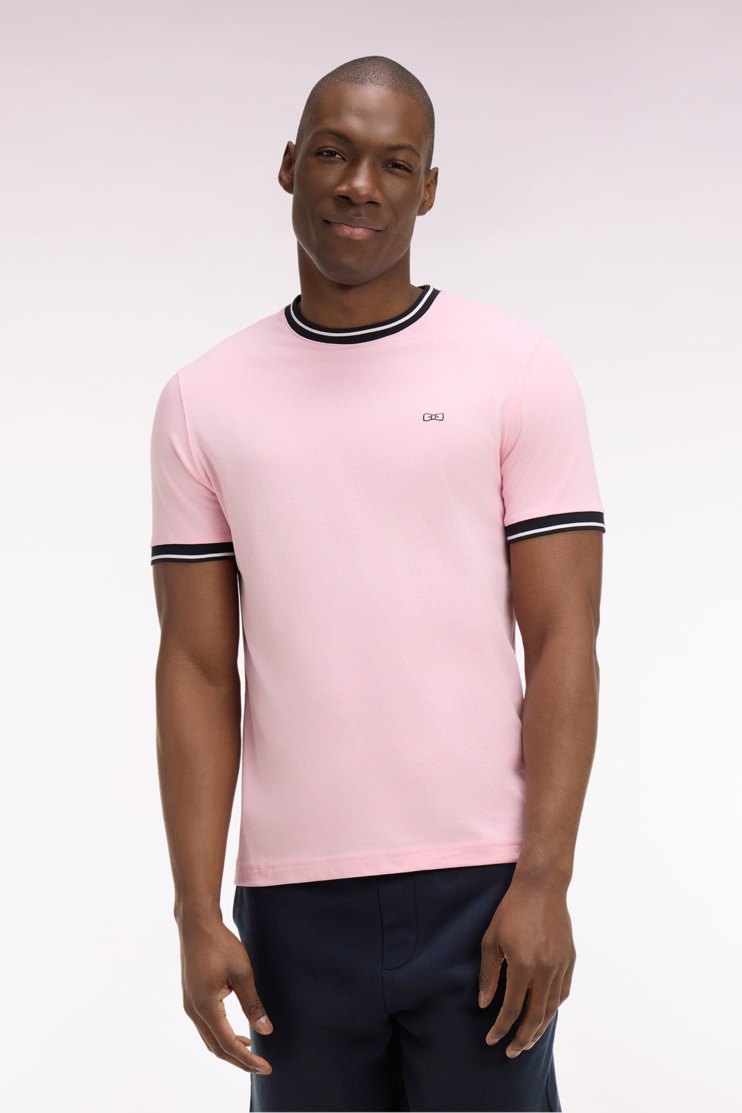 T-shirt à manches courtes en coton rose brodé coupe regular