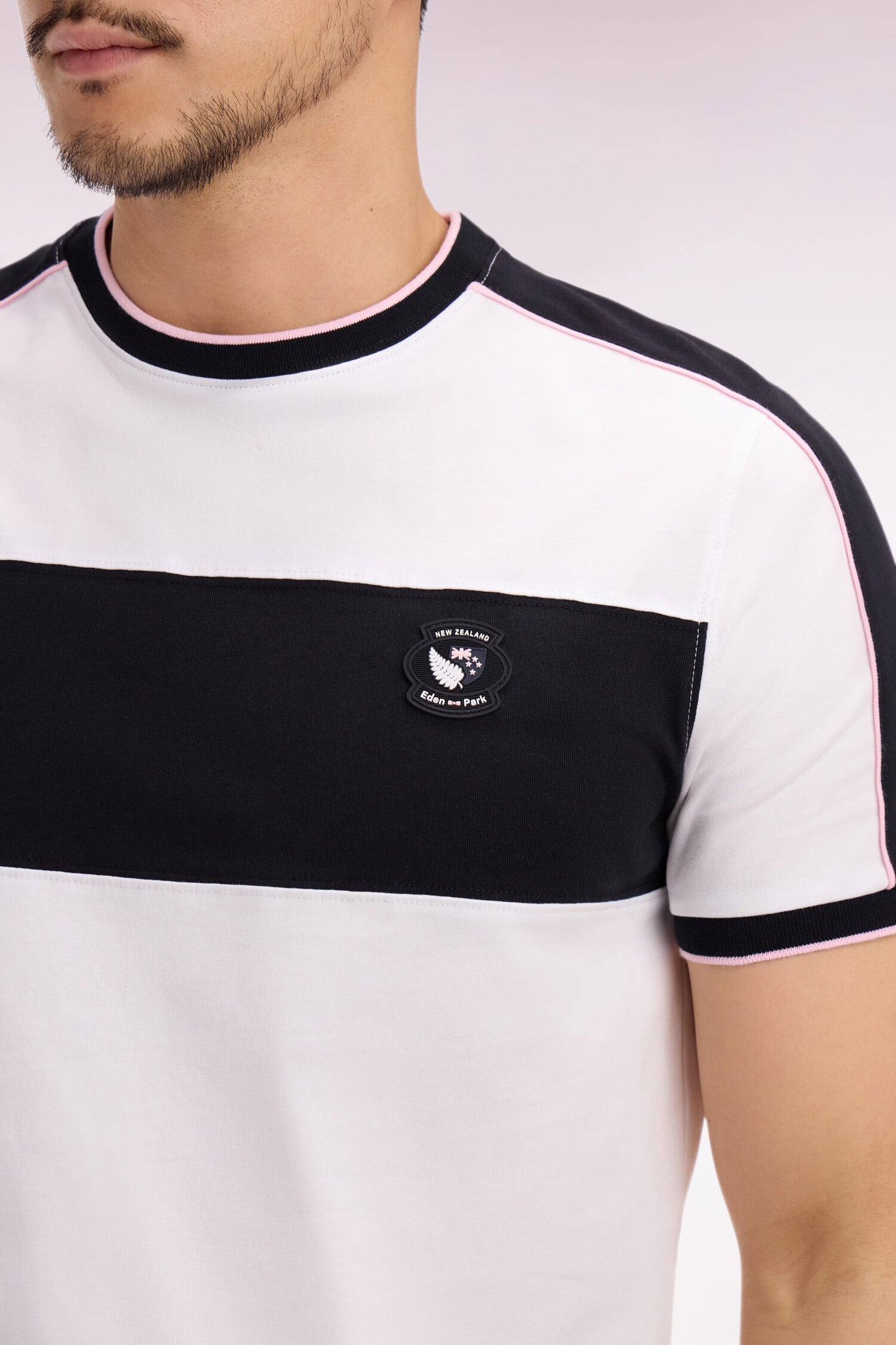 T-shirt à manches courtes New Zealand en coton blanc à découpes coupe regular
