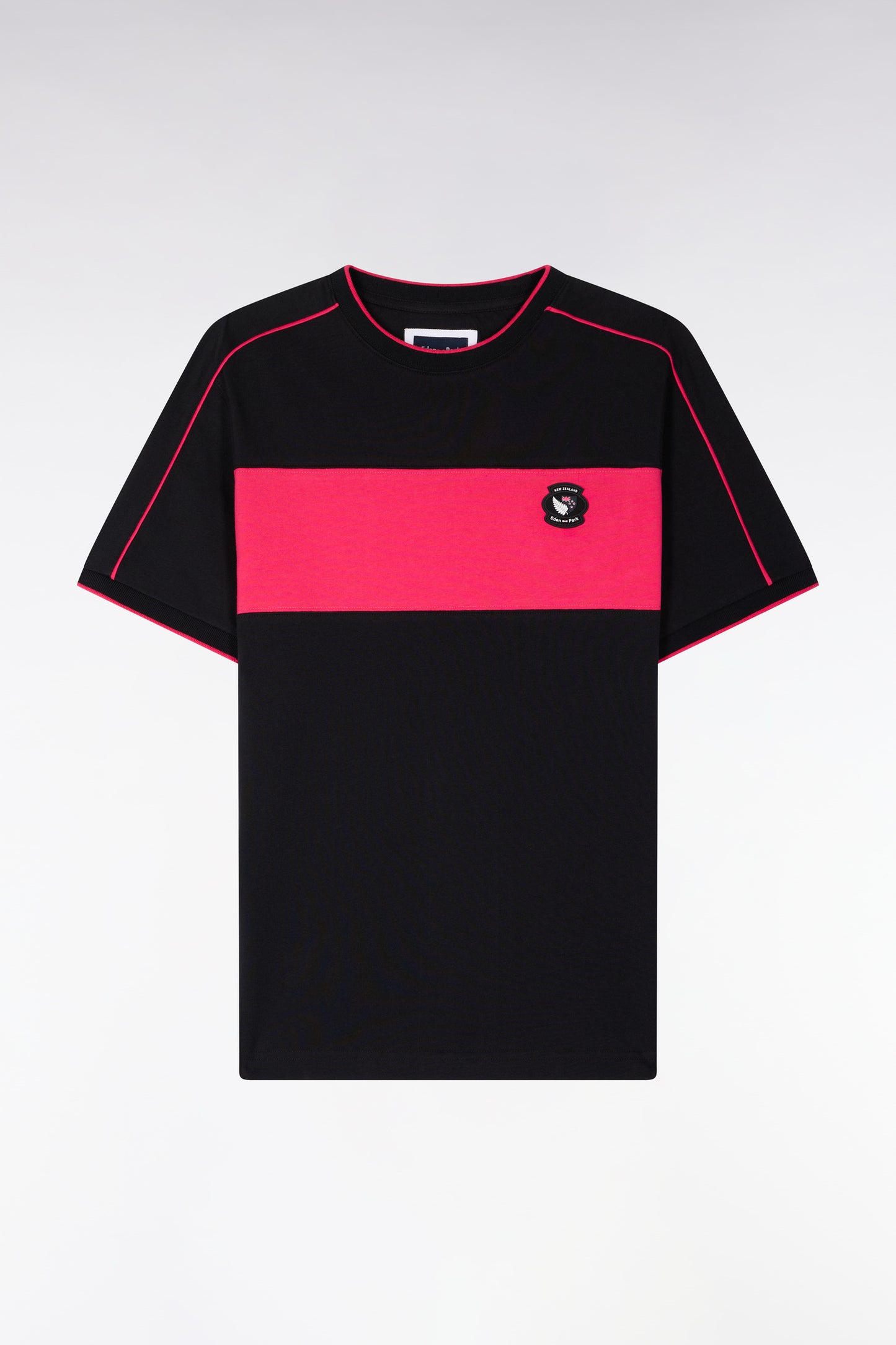 T-shirt à manches courtes New Zealand en coton noir à découpes coupe regular