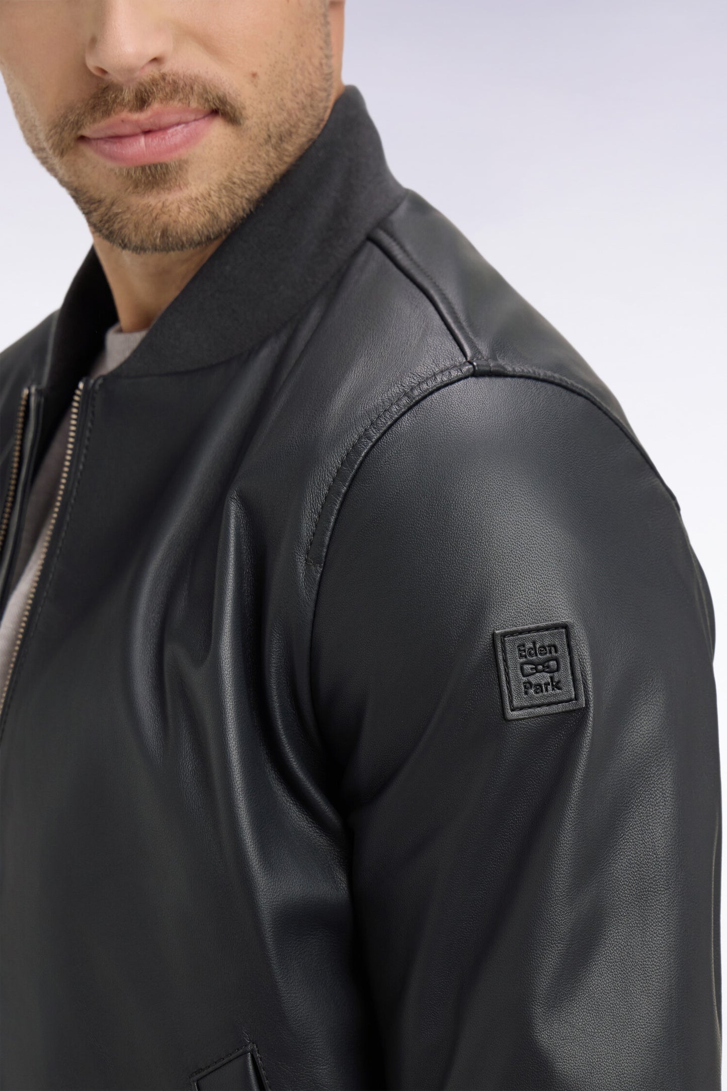 Blouson bombers en cuir marine