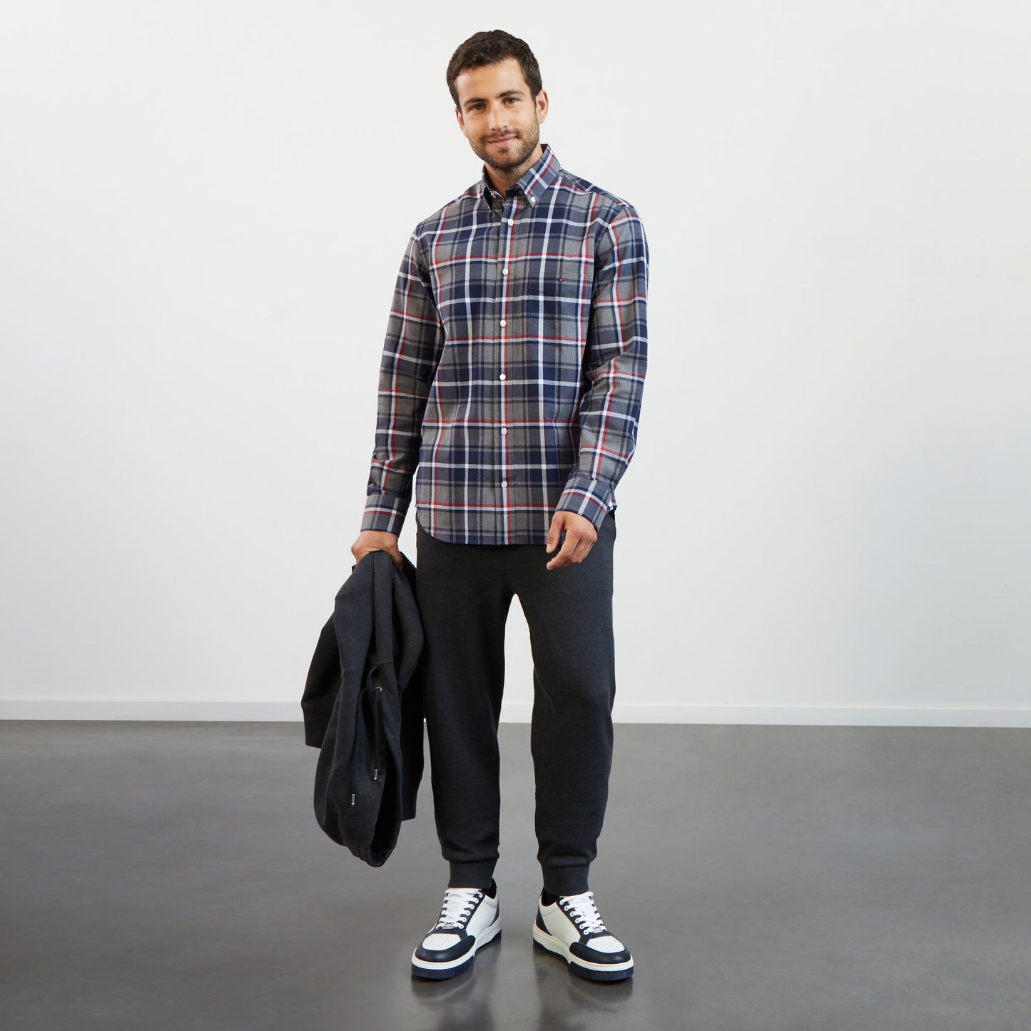 Chemise rouge à motif carreaux