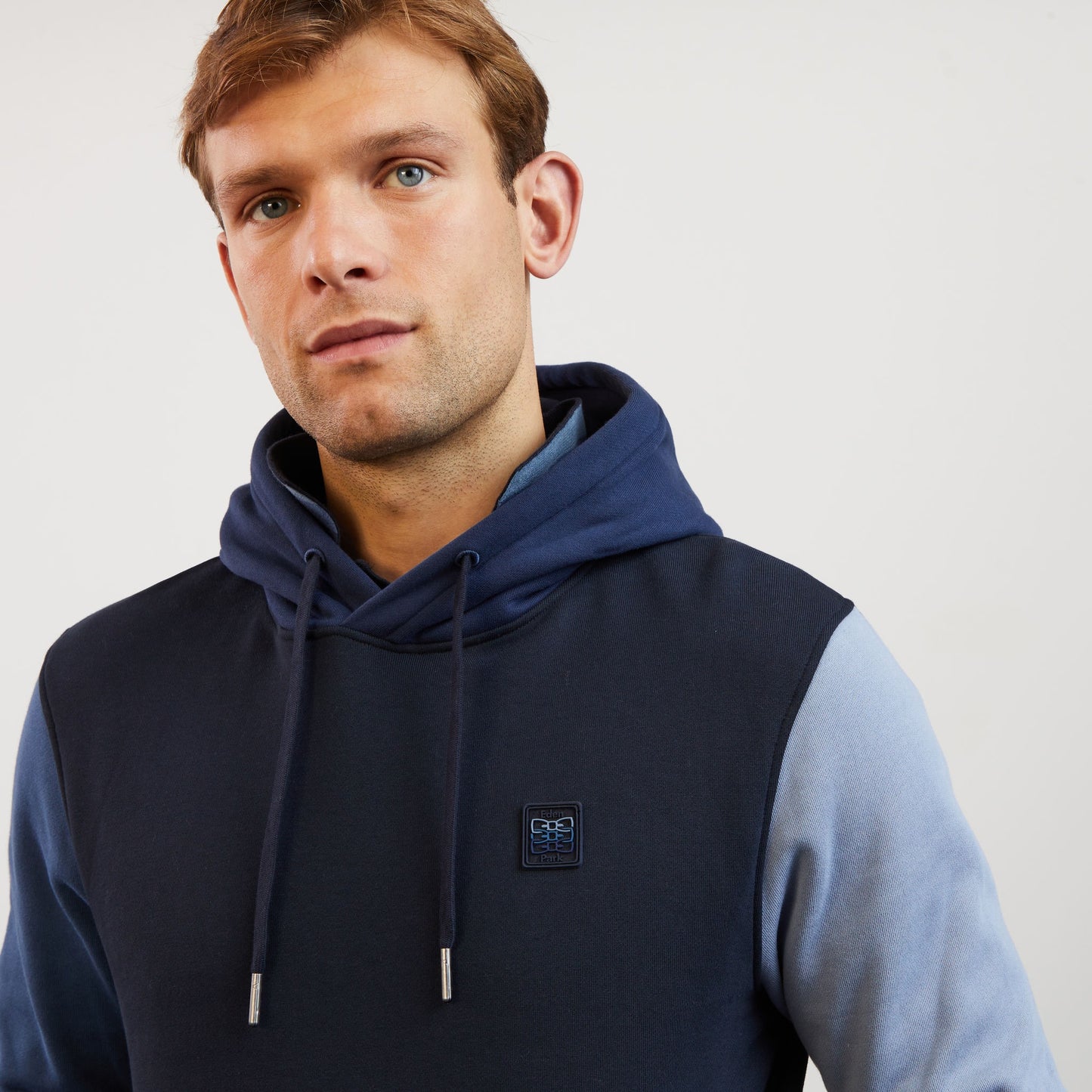 Sweat bleu colorblock