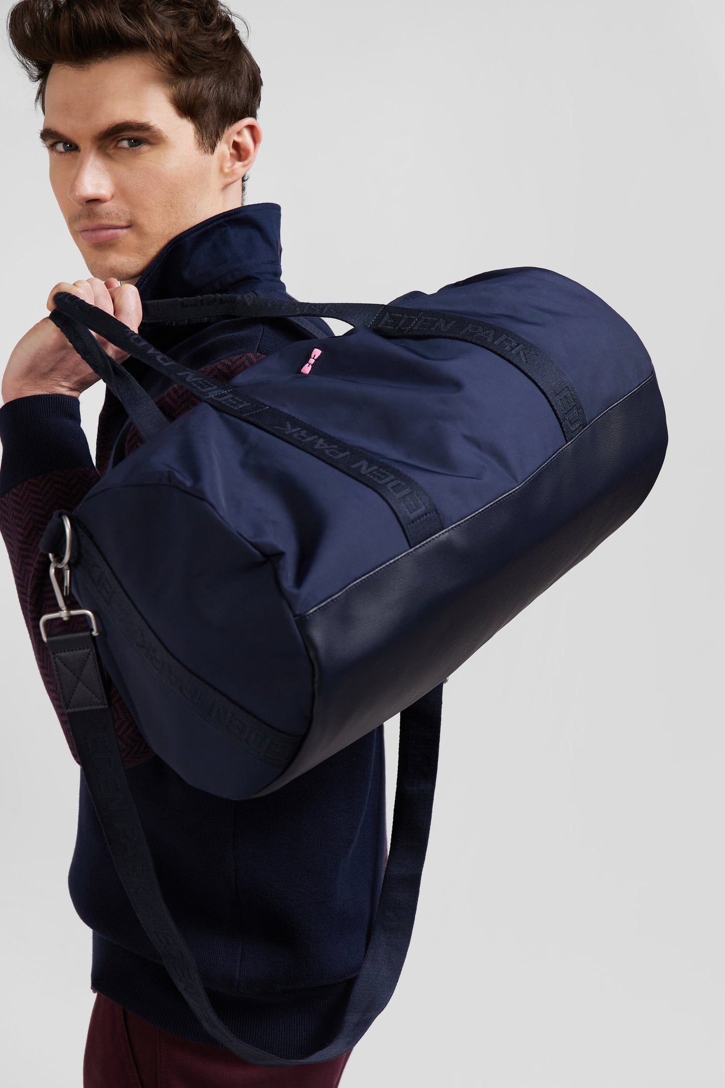 Sac de sport polochon bleu marine - Image 3