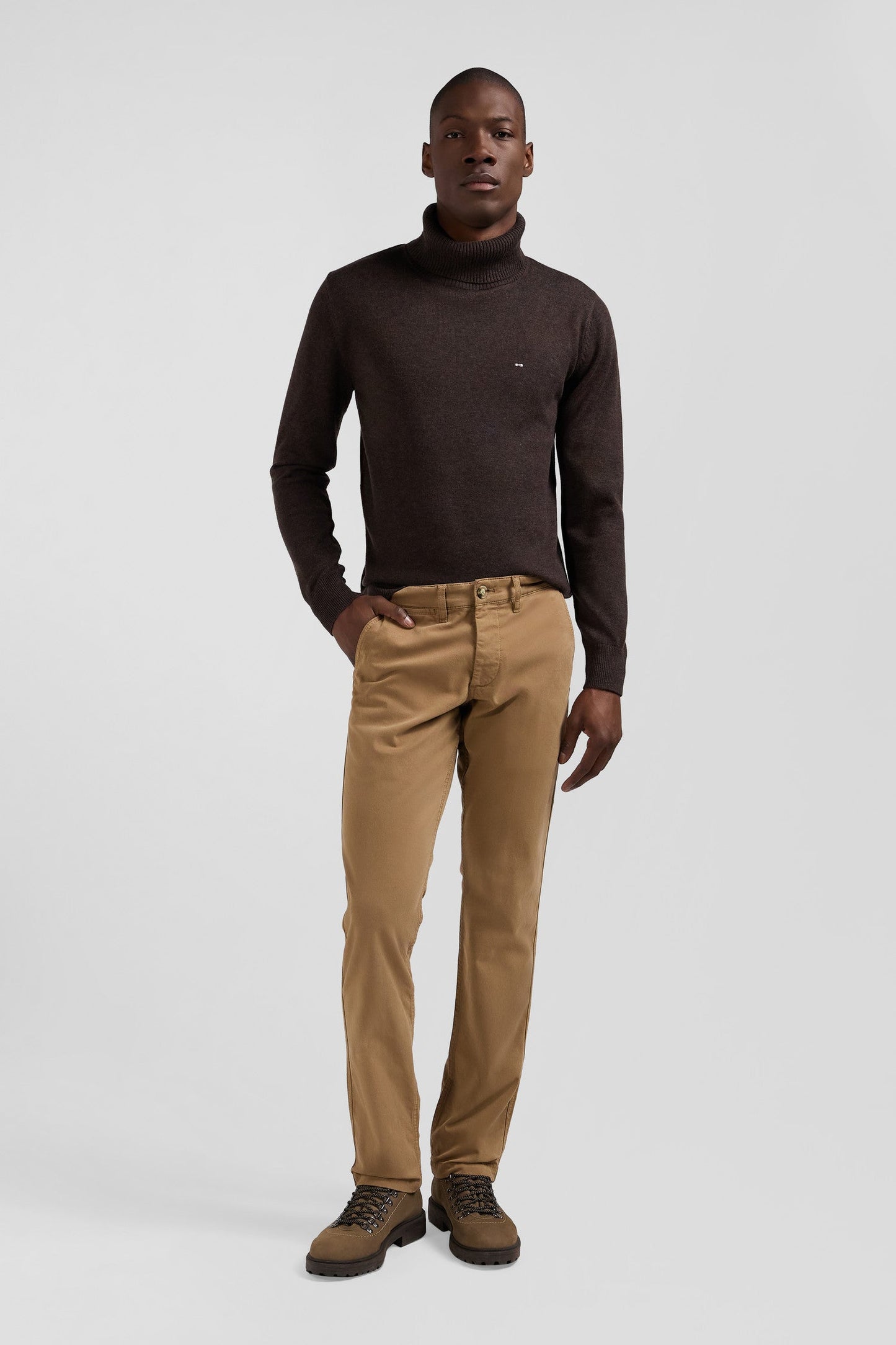 Pantalon chino marron en gabardine de coton stretch coupe Regular - Image 1