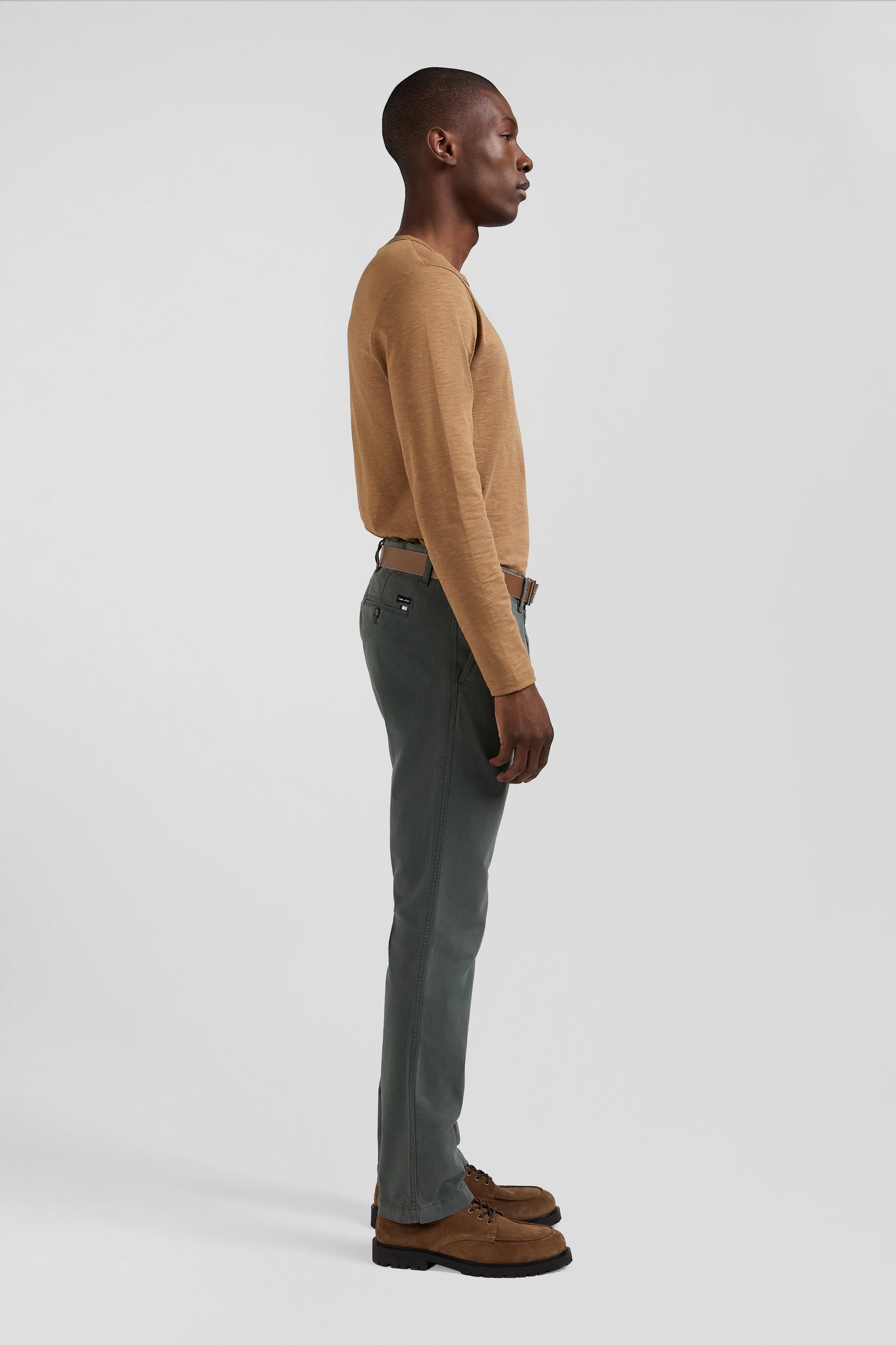 Pantalon chino gris en gabardine de coton stretch coupe Regular