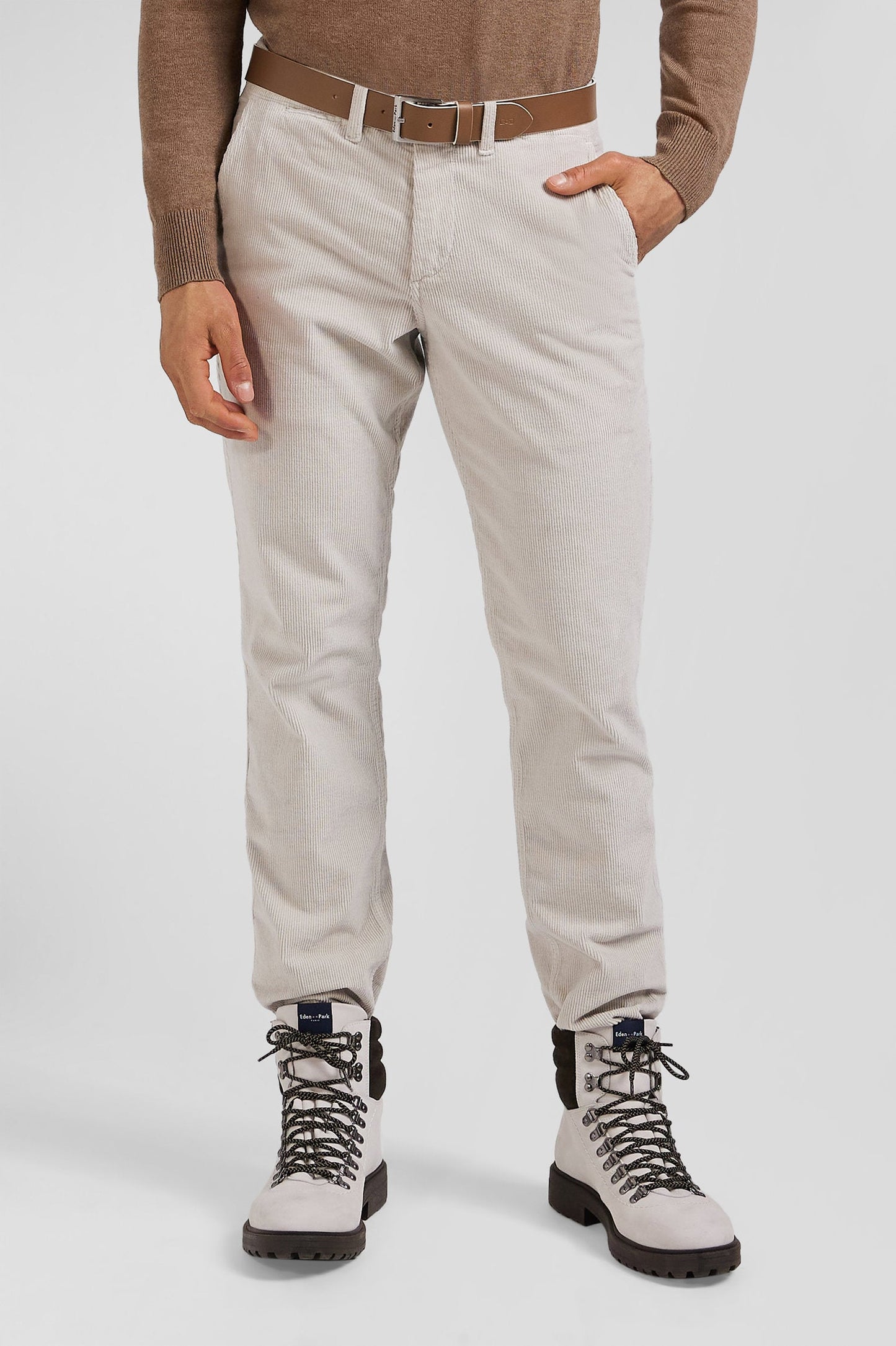 Pantalon chino en coton velours stretch écru coupe Regular - Image 3