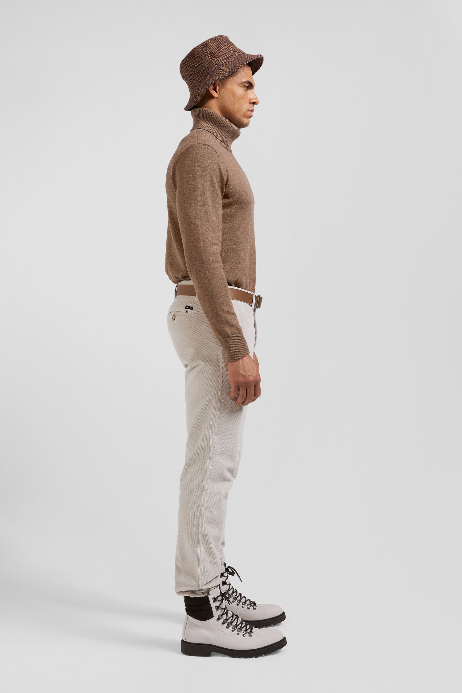 Pantalon chino en coton velours stretch écru coupe Regular