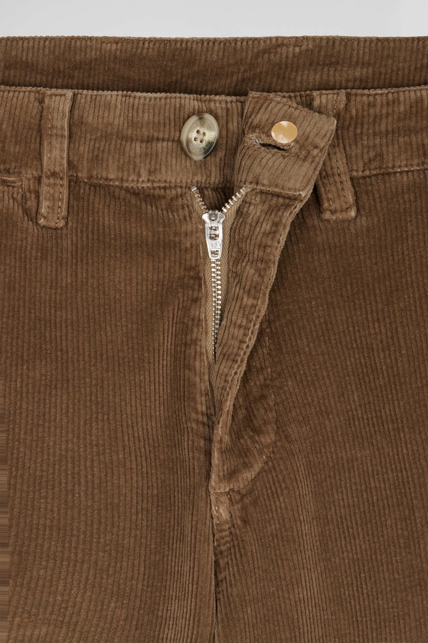 Pantalon chino en coton velours stretch camel coupe Regular - Image 7