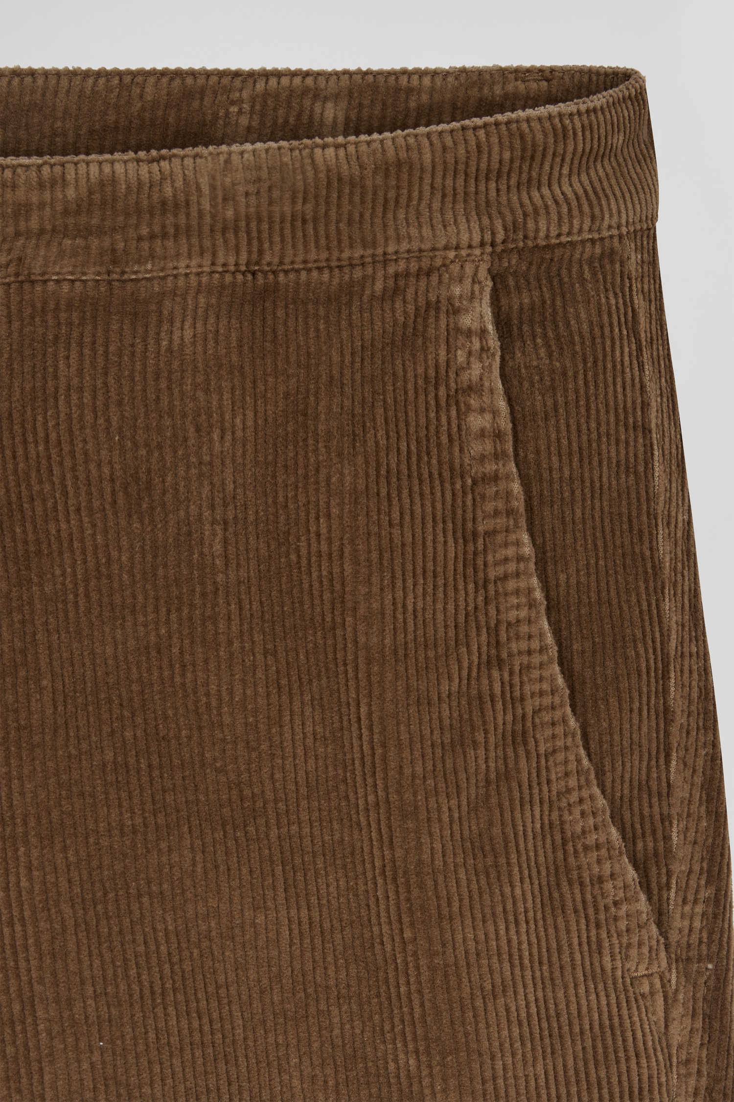 Pantalon chino en coton velours stretch camel coupe Regular