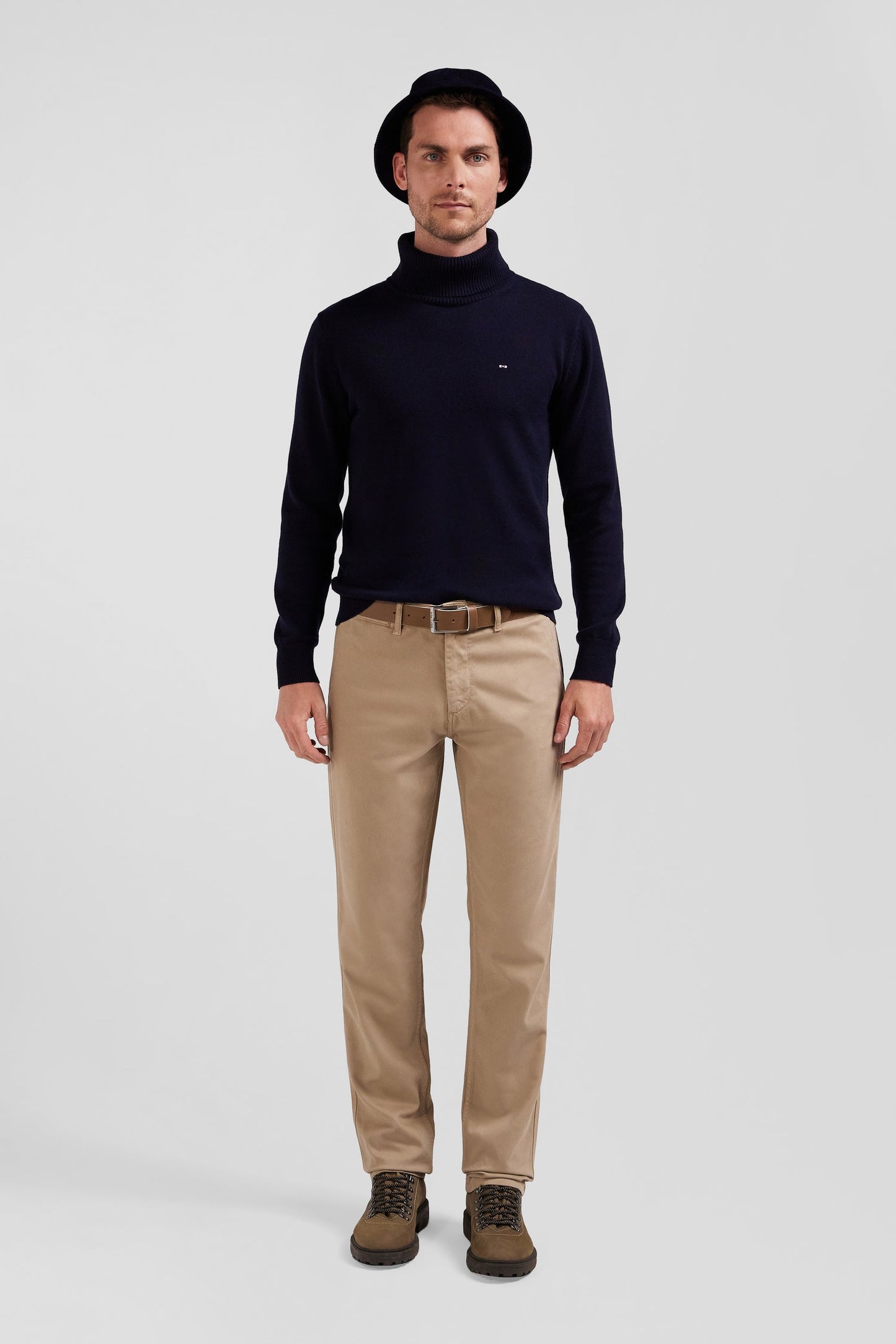 Pantalon chino en piqué de coton stretch et modal chanvre coupe Regular - Image 1