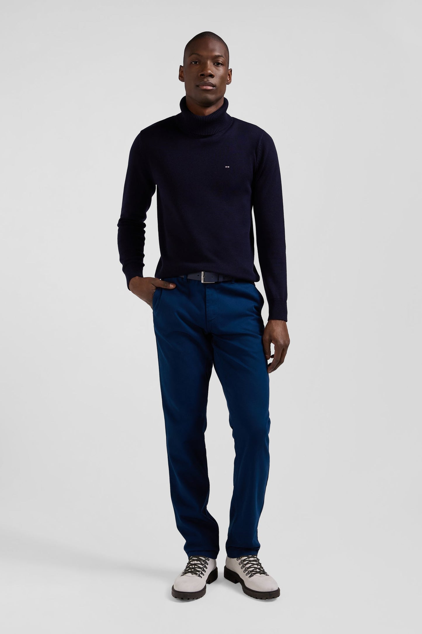 Pantalon chino en piqué de coton stretch et modal bleu coupe Regular - Image 1