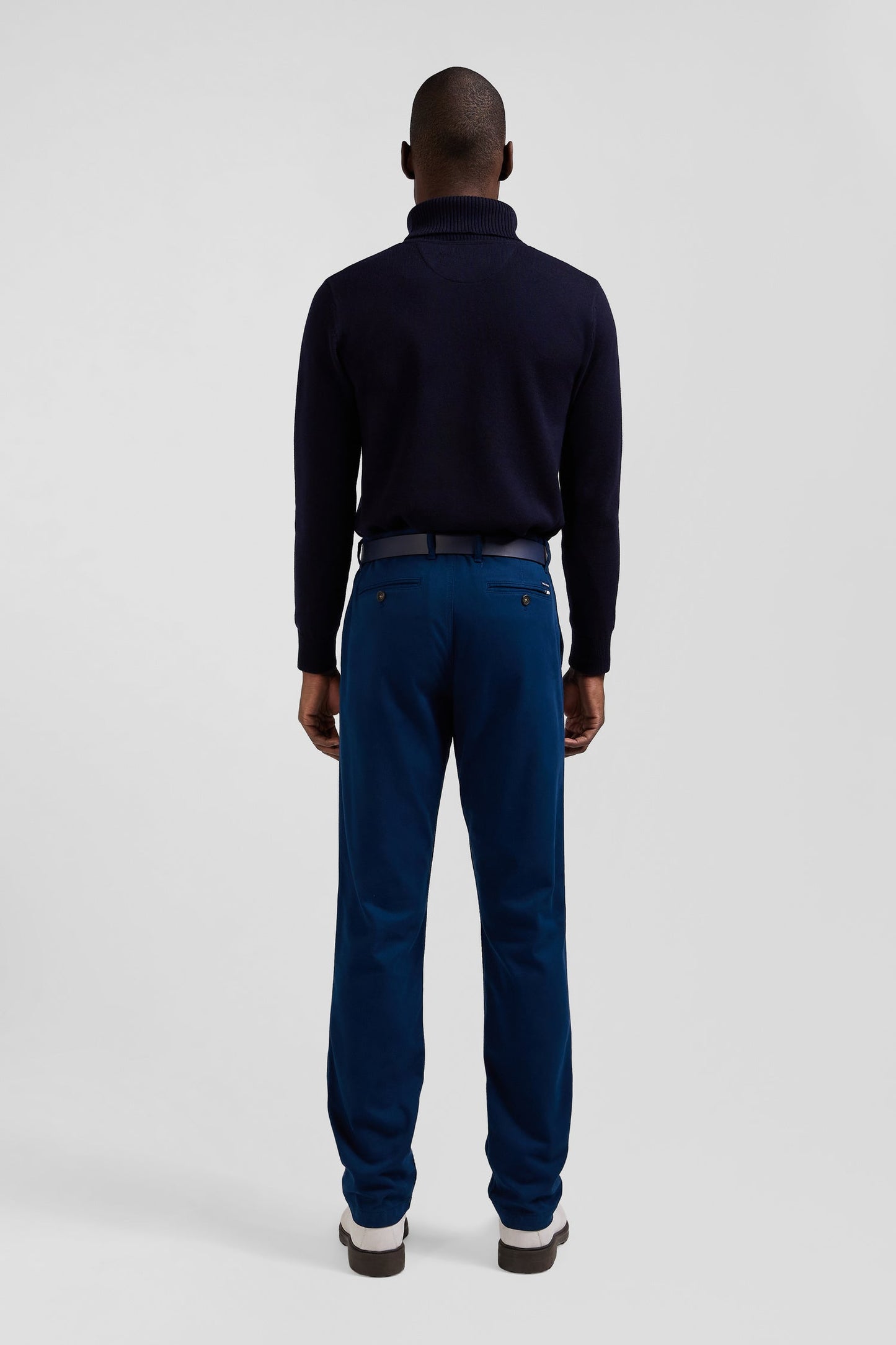 Pantalon chino en piqué de coton stretch et modal bleu coupe Regular - Image 6