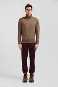 Pantalon chino en piqué de coton stretch et modal bordeaux coupe Regular