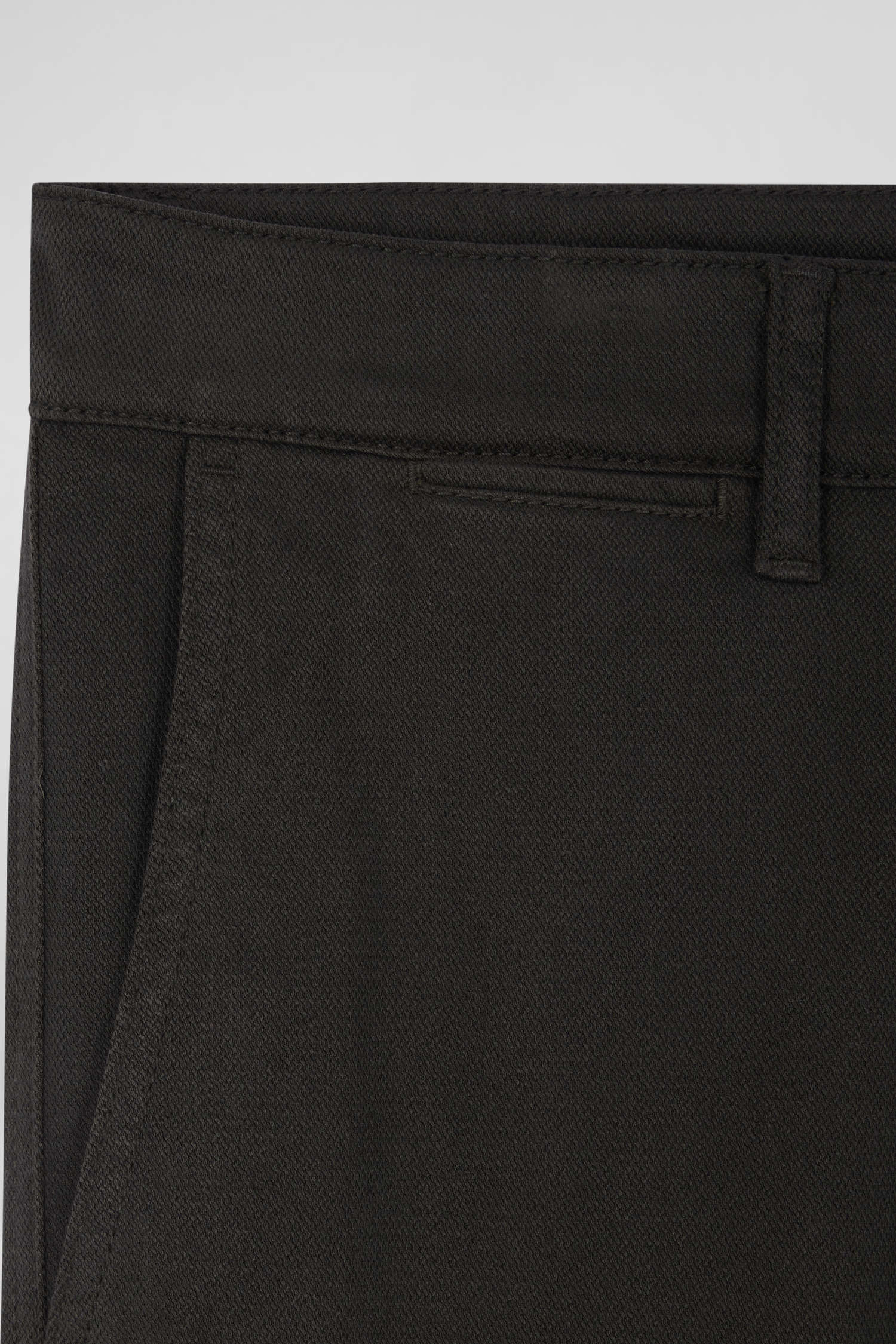 Pantalon chino en piqué de coton stretch et modal kaki coupe Regular