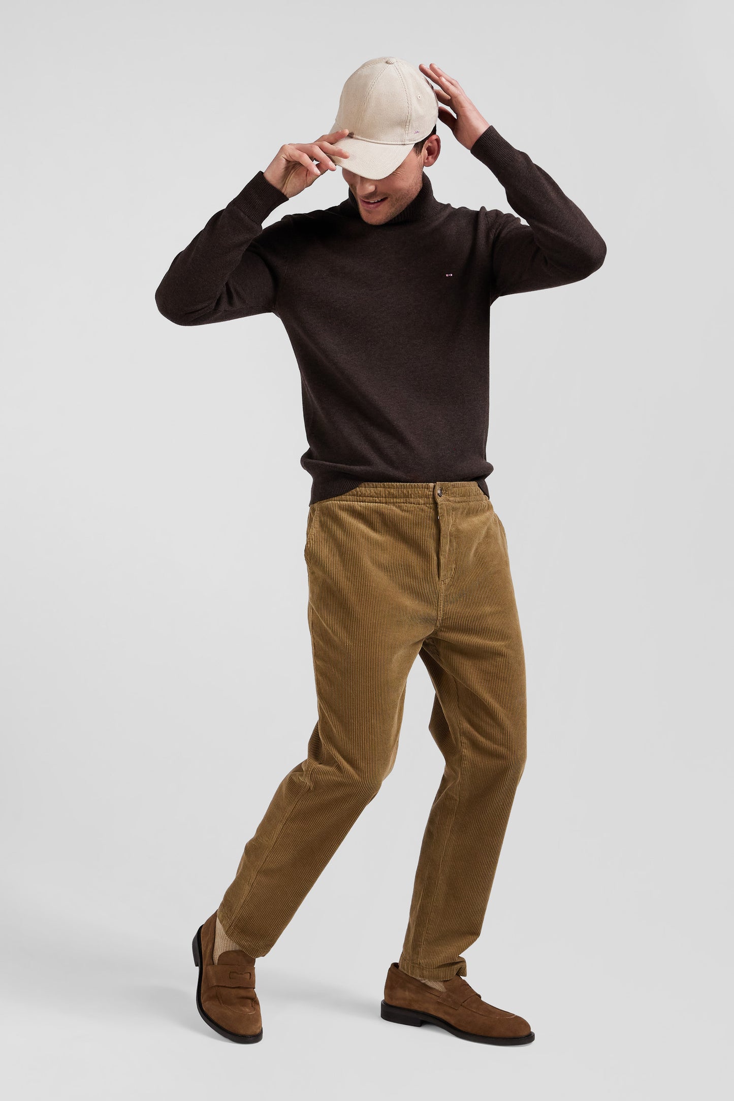 Elasticated-waist pants in hazelnut stretch cotton, Modern cut