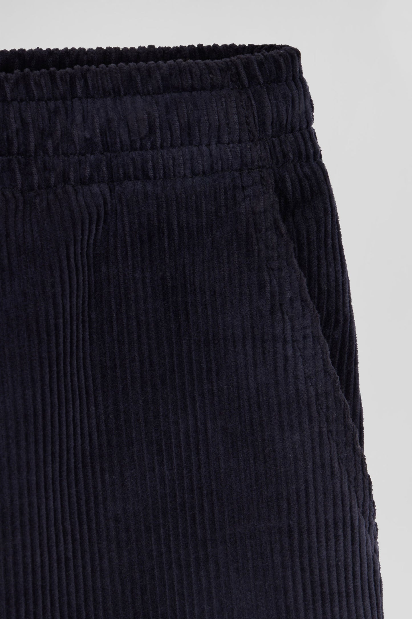 Pantalon à taille élastiquée en coton stretch bleu marine coupe Modern - Image 8