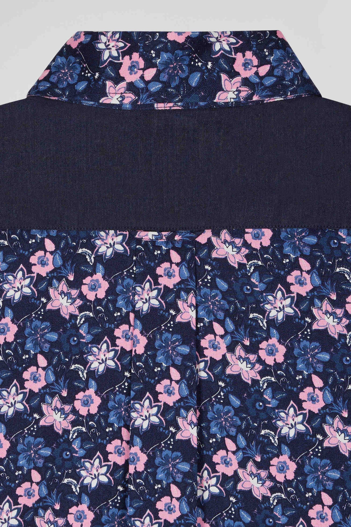 Chemise en twill de coton bleu marine et microimprimé fleurs coupe Regular - Image 9