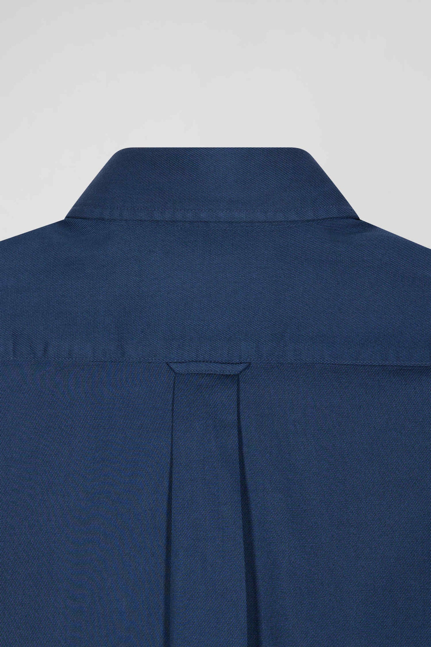 Chemise en piqué coton unie bleue coupe Regular - Image 10