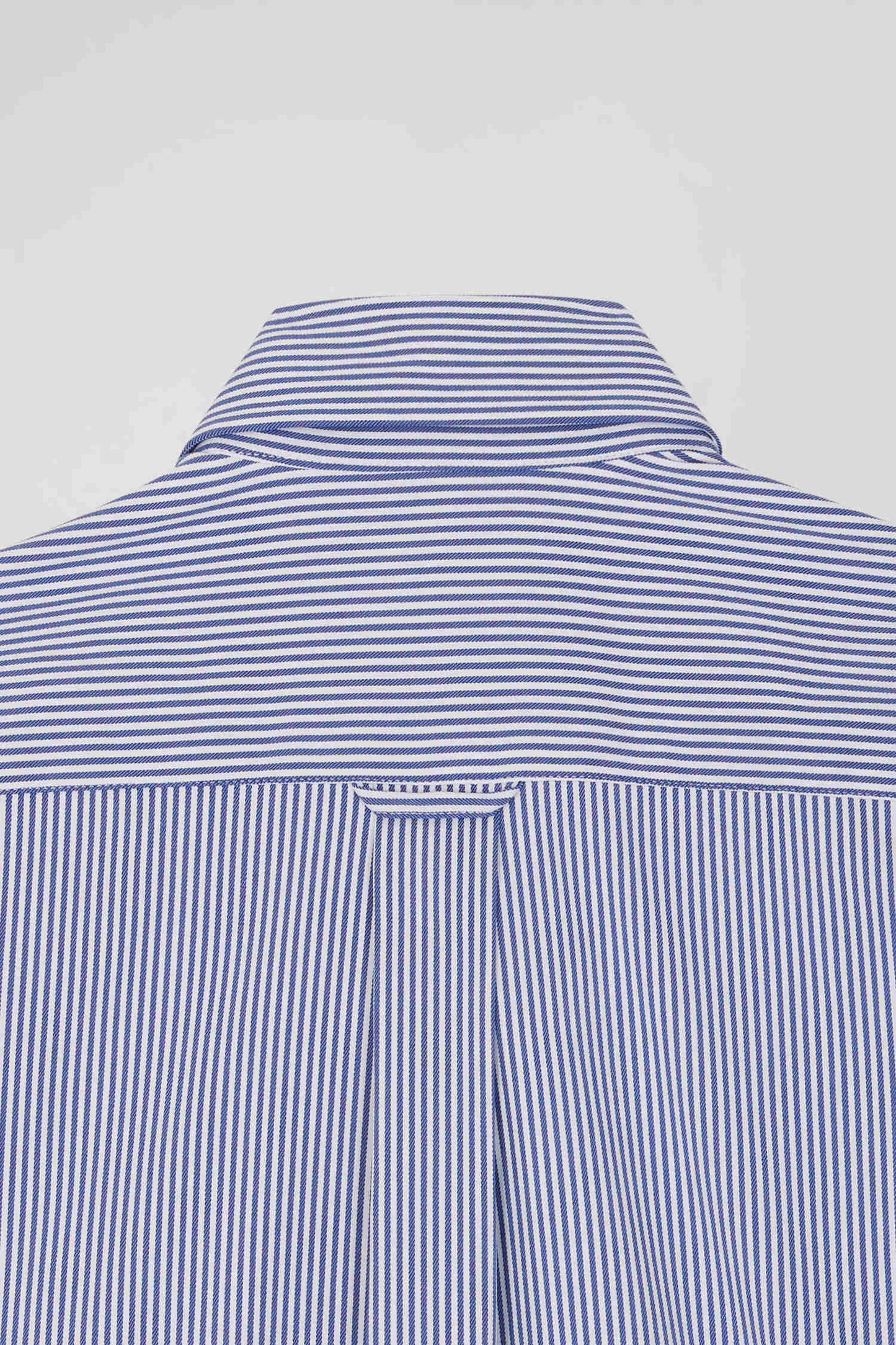 Chemise en popeline de coton bleu marine à rayures bâton coupe Regular - Image 8