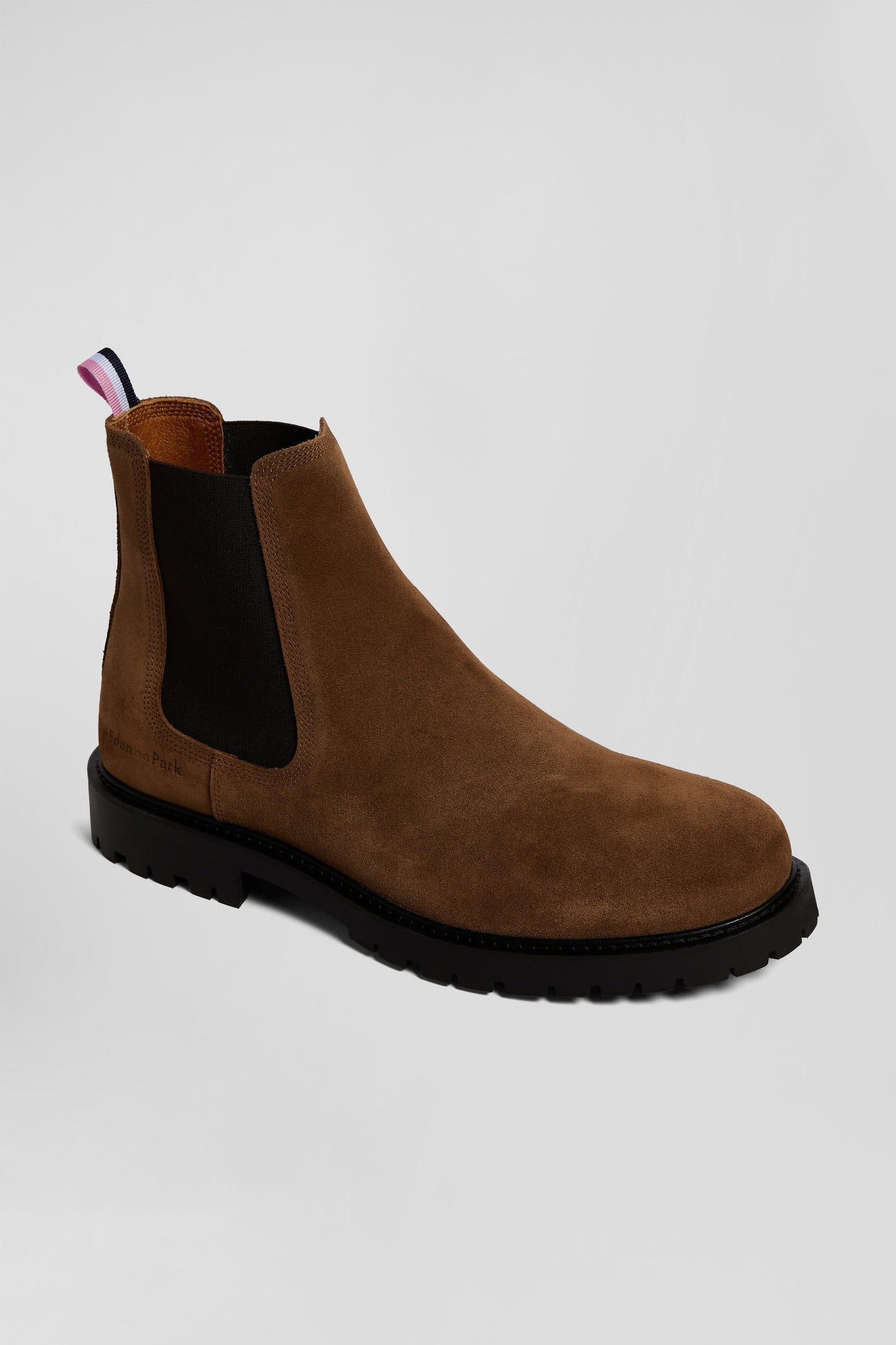 Chelsea boots en cuir marron à semelle crantée - Image 3