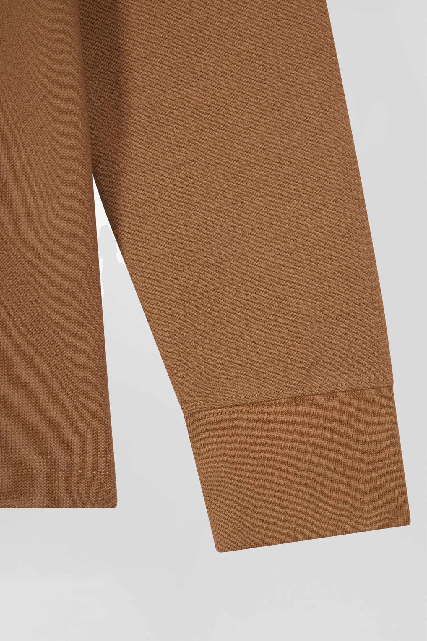 Polo manches longues en piqué coton noisette col cerclé coupe Regular