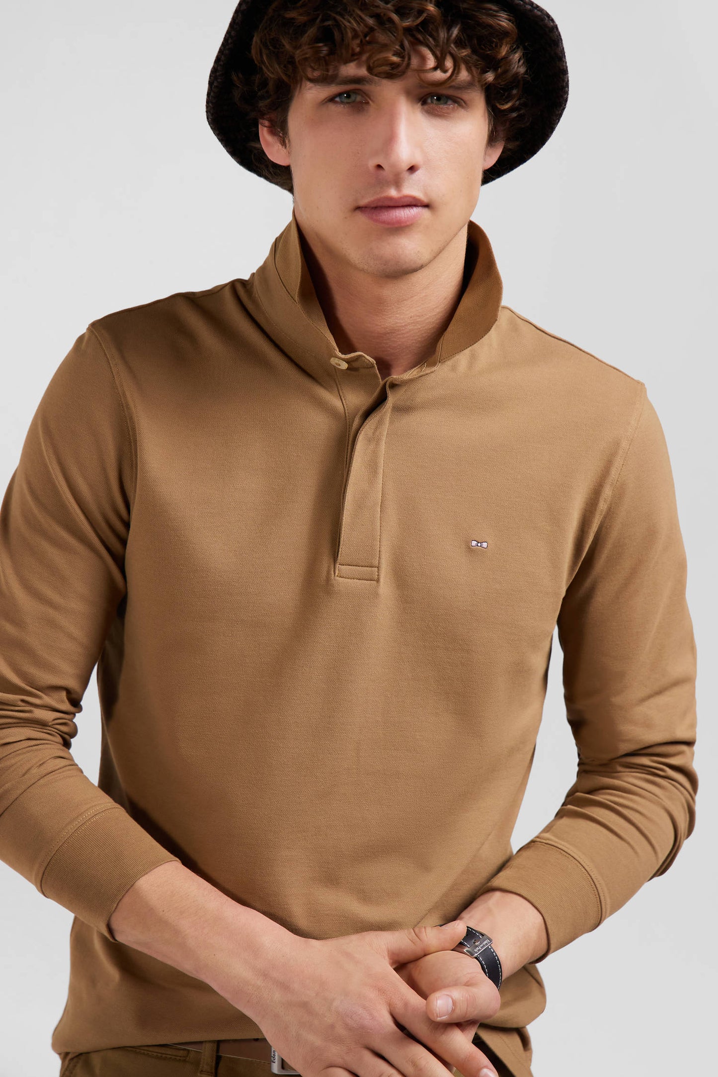 Long-sleeved polo shirt in hazelnut cotton piqué, slim fit