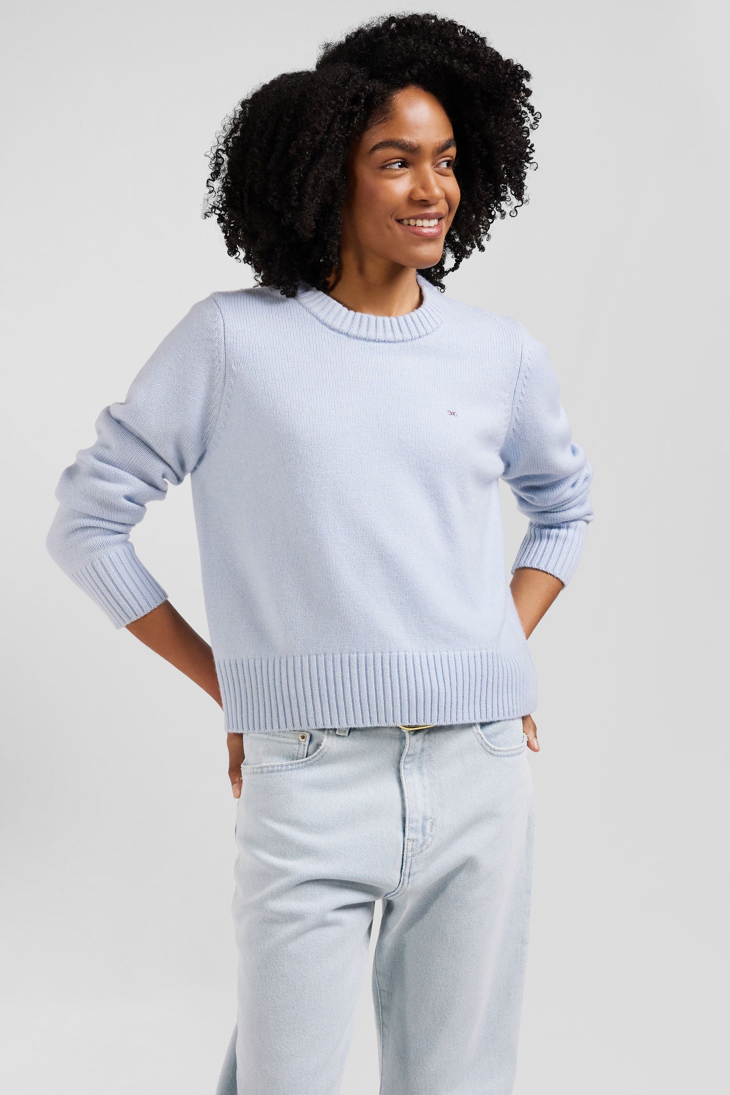 Regular sky blue round-neck wool and cashmere jumper