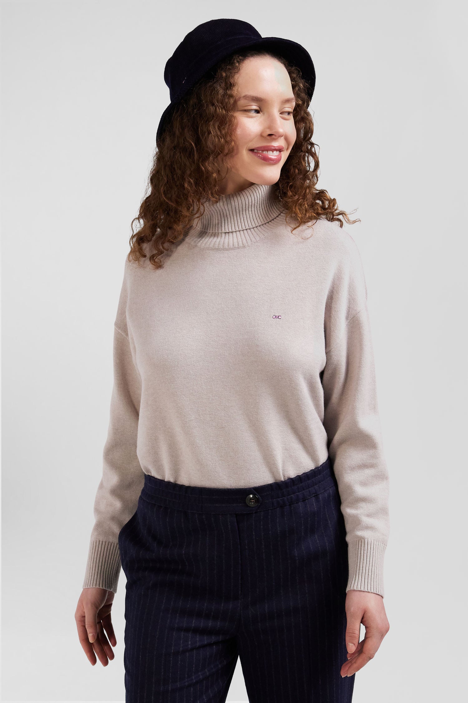 Relaxed beige wool and cotton turtleneck jumper