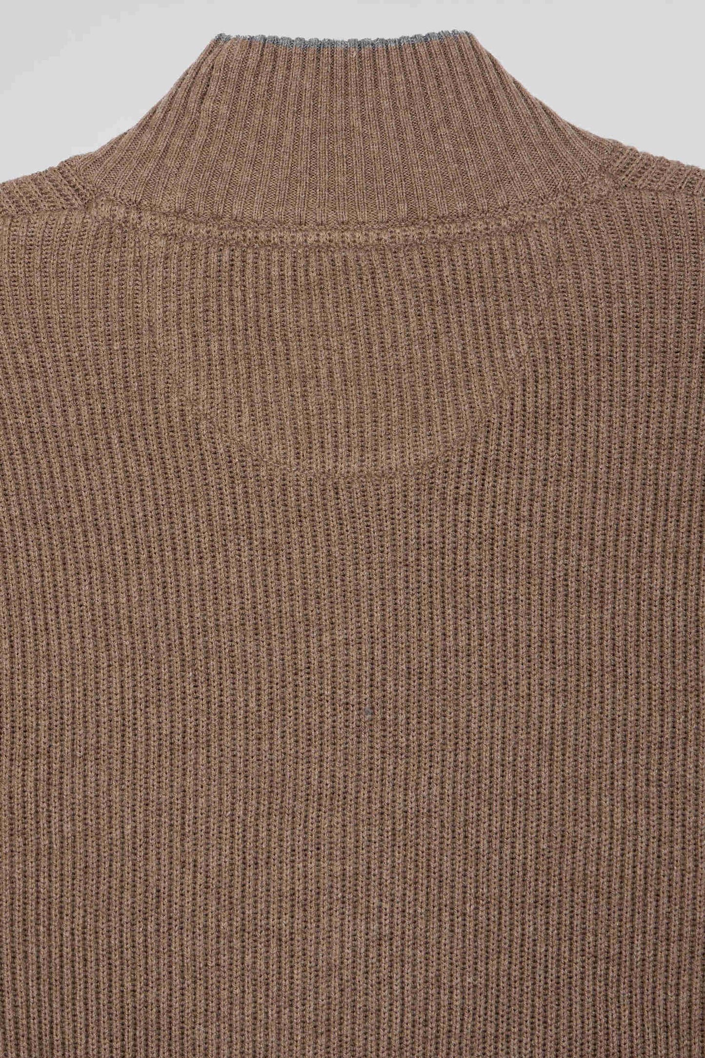 Pull col cheminée en laine et coton marron coupe Regular - Image 10