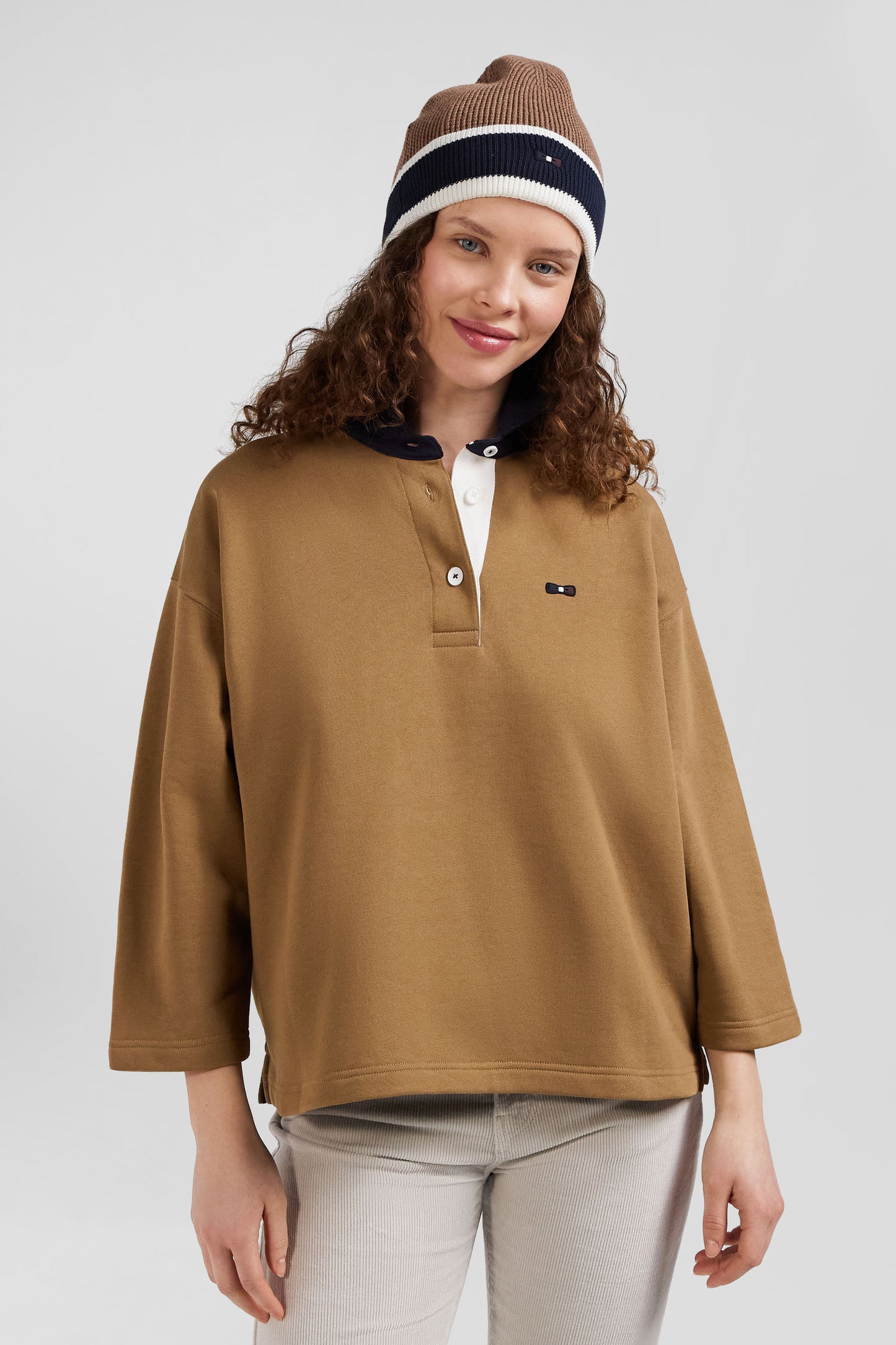 Relaxed camel cotton sweatshirt with rugby shirt collar