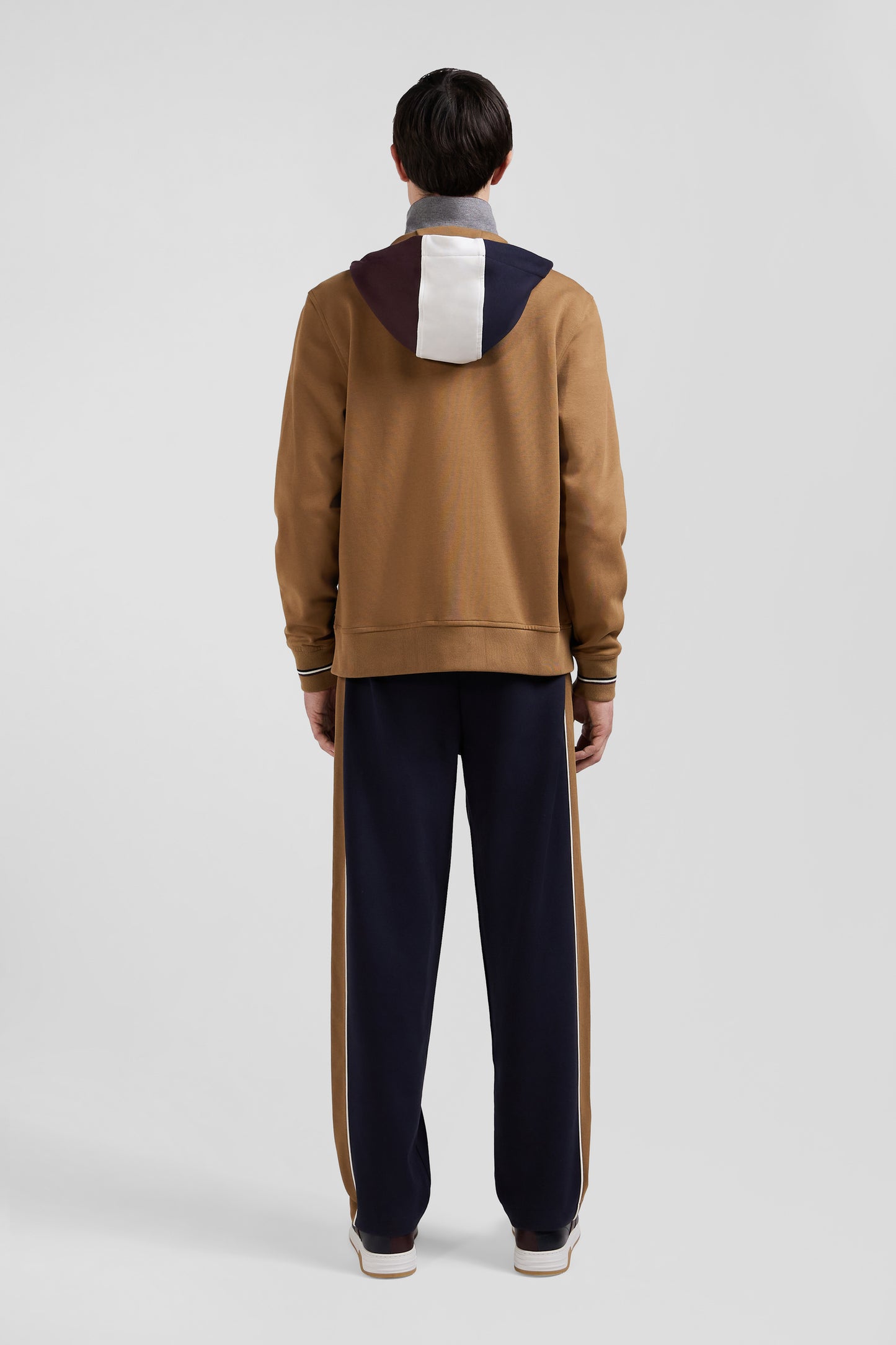 Sweatshirt zippé bimatière à parmenture matelassée noisette et marine coupe Regular