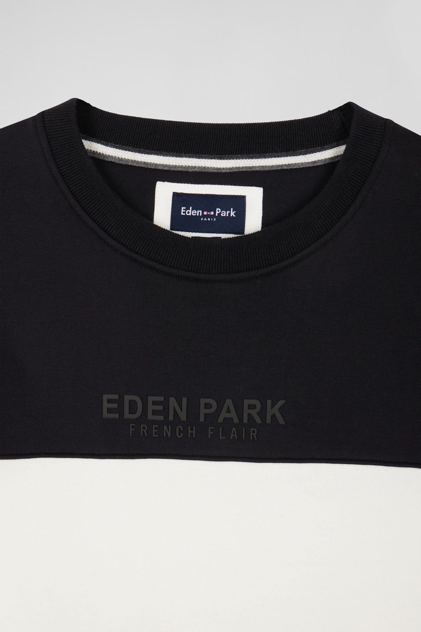 Black cotton crewneck sweatshirt in a Relaxed fit