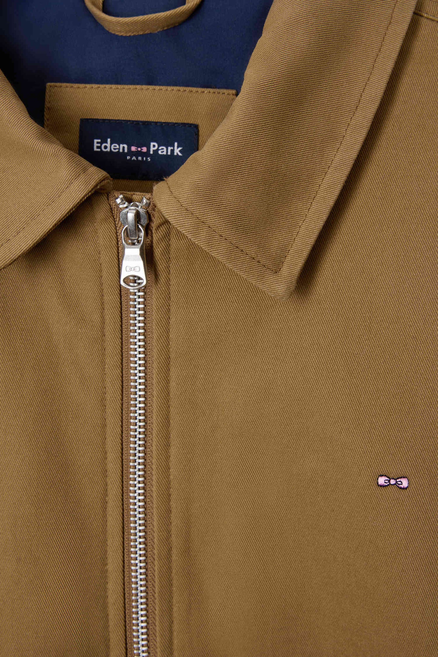 Blouson zippé à col chemise en gabardine de coton camel - Image 7