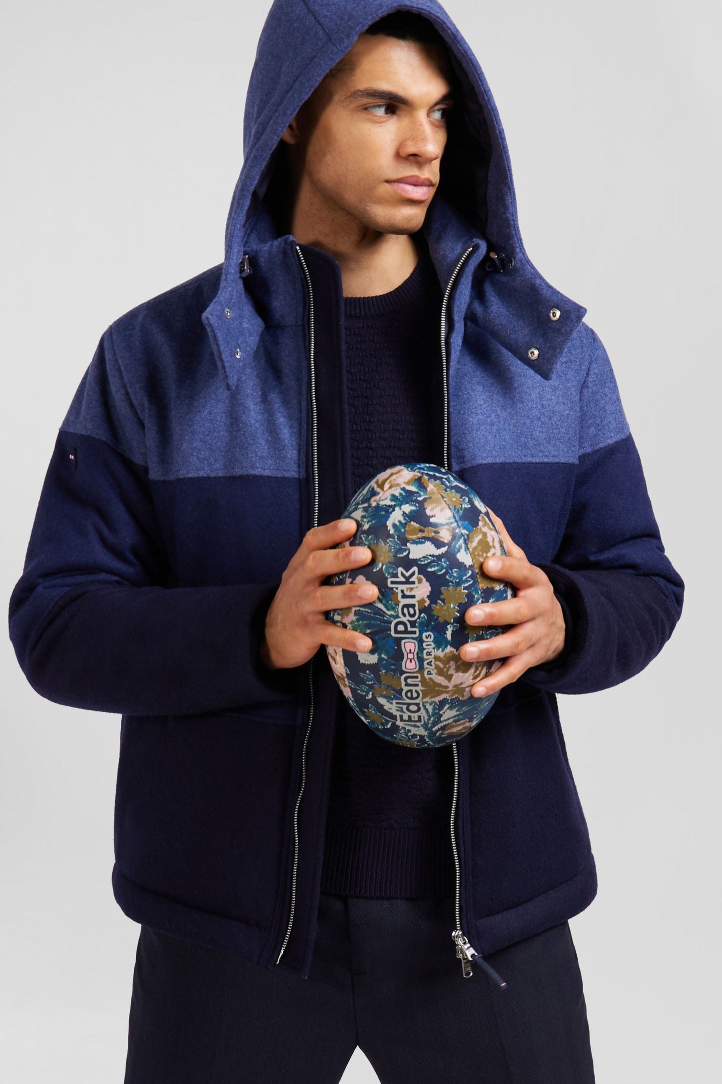 Blouson zippé à capuche en jersey de laine bleu marine - Image 3