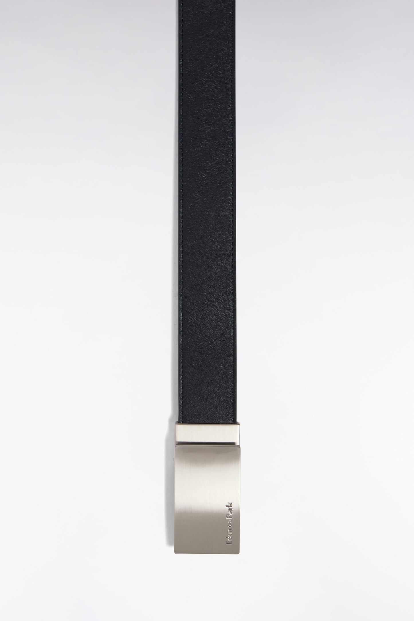 Coffret ceinture en cuir réversible et boucles en métal argenté