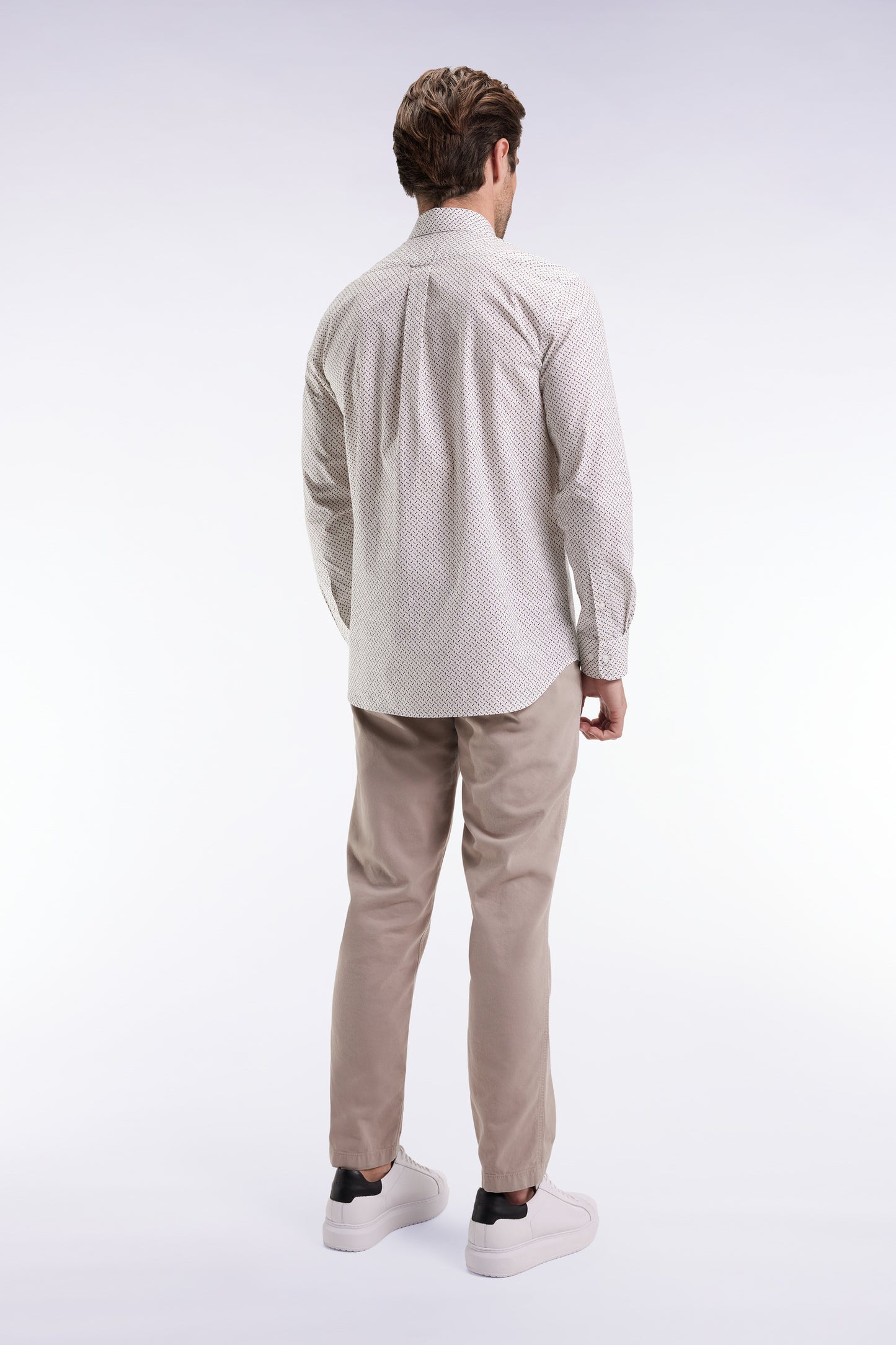 Pleatless chino pants in light beige stretch cotton