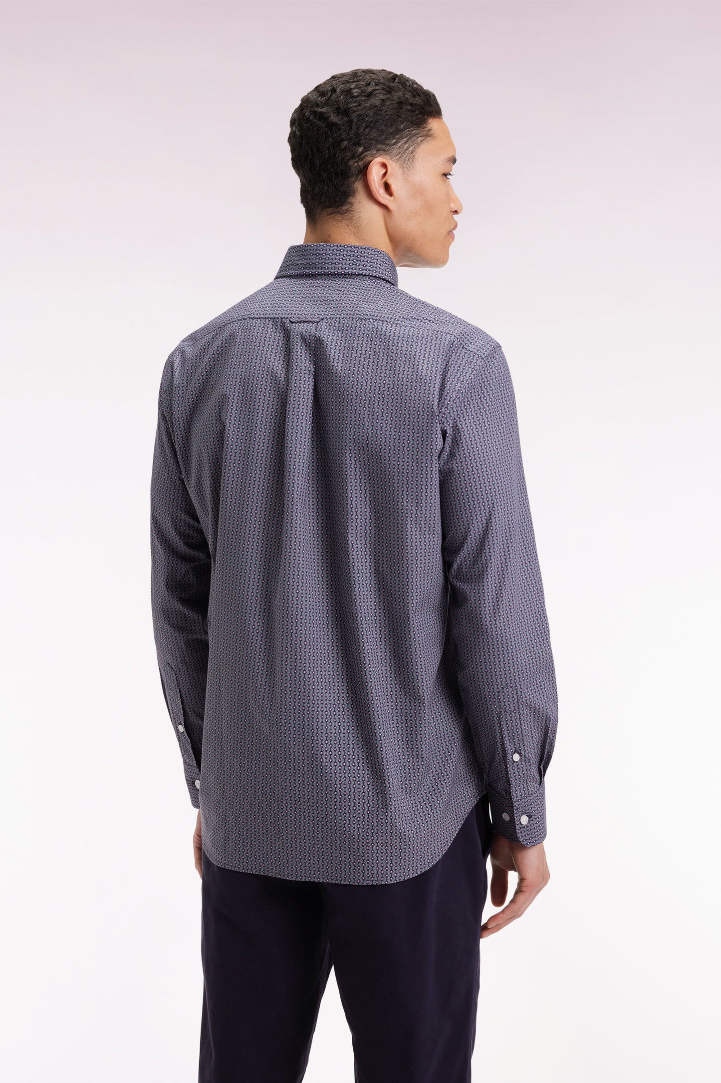 Chemise en coton marine à micro-motifs graphiques coupe droite