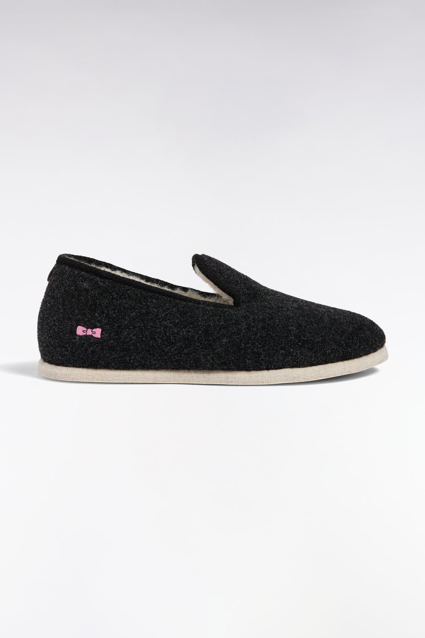 Chaussons en feutre et laine de mouton gris foncé