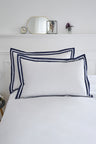 Lot de taies d'oreillers rectangulaires en coton blanc à bordure marine