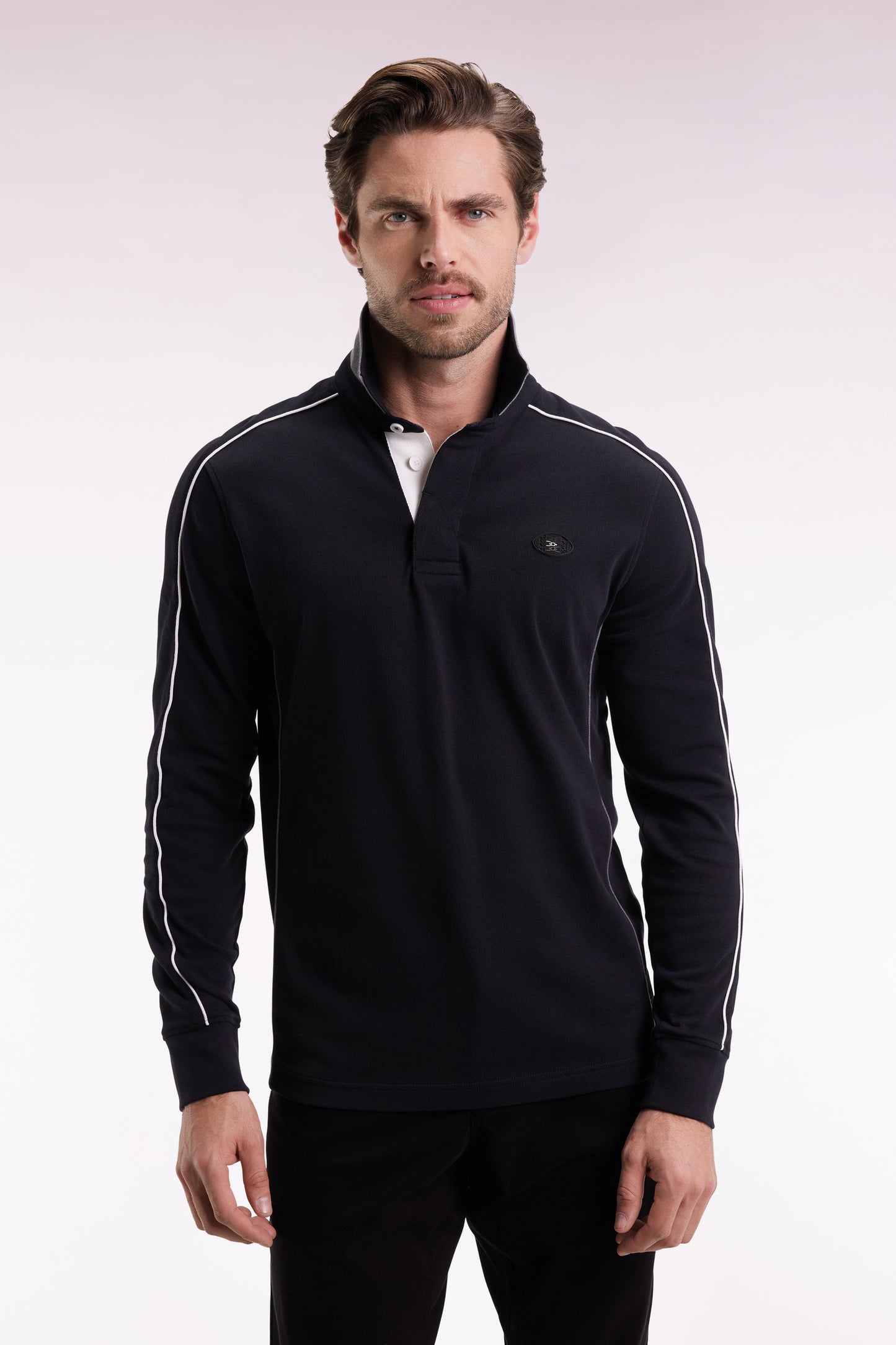 Maillot à manches longues en jersey de coton épais noir passepoils coupe droite