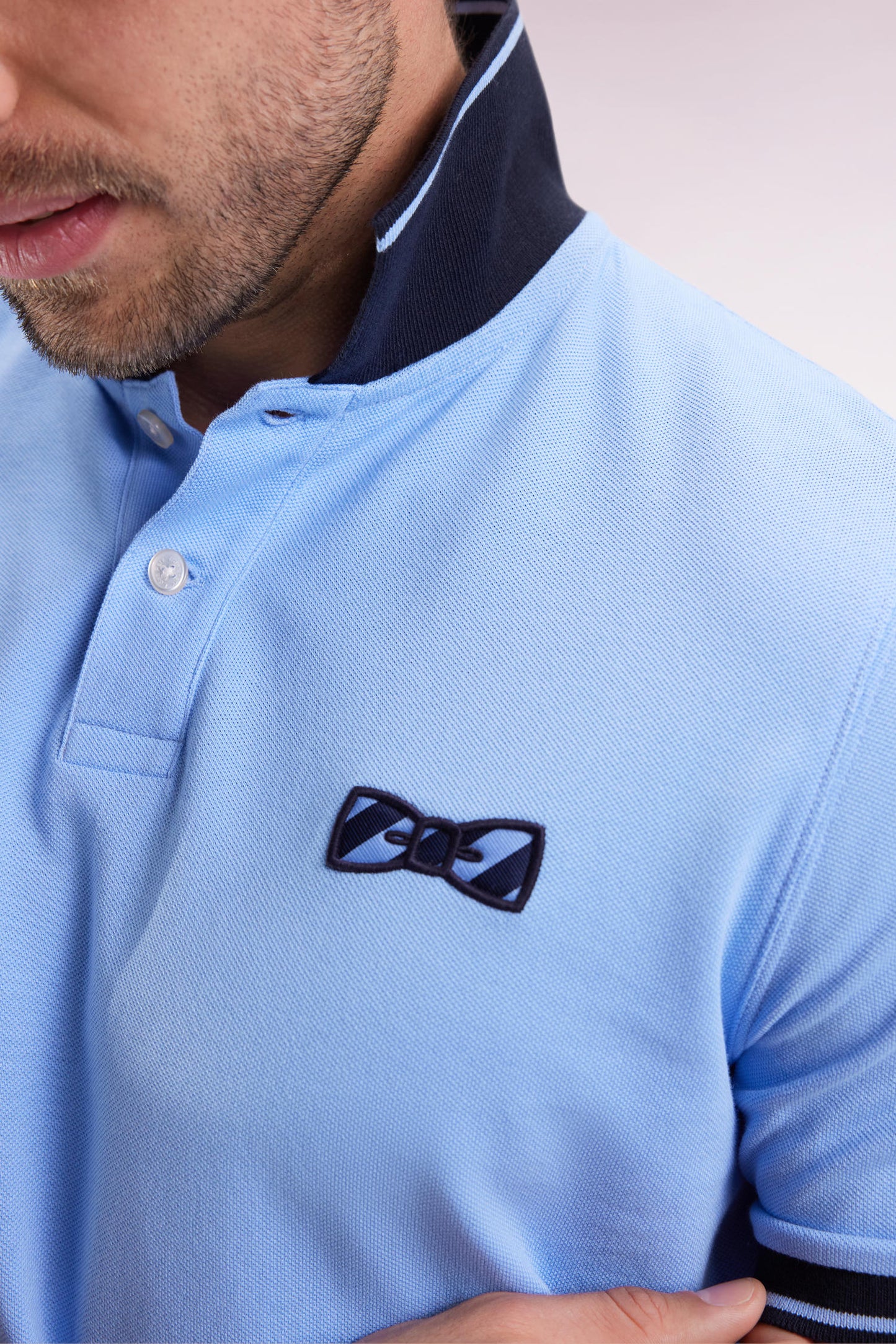 Polo à manches courtes en coton ciel broderie cerclée