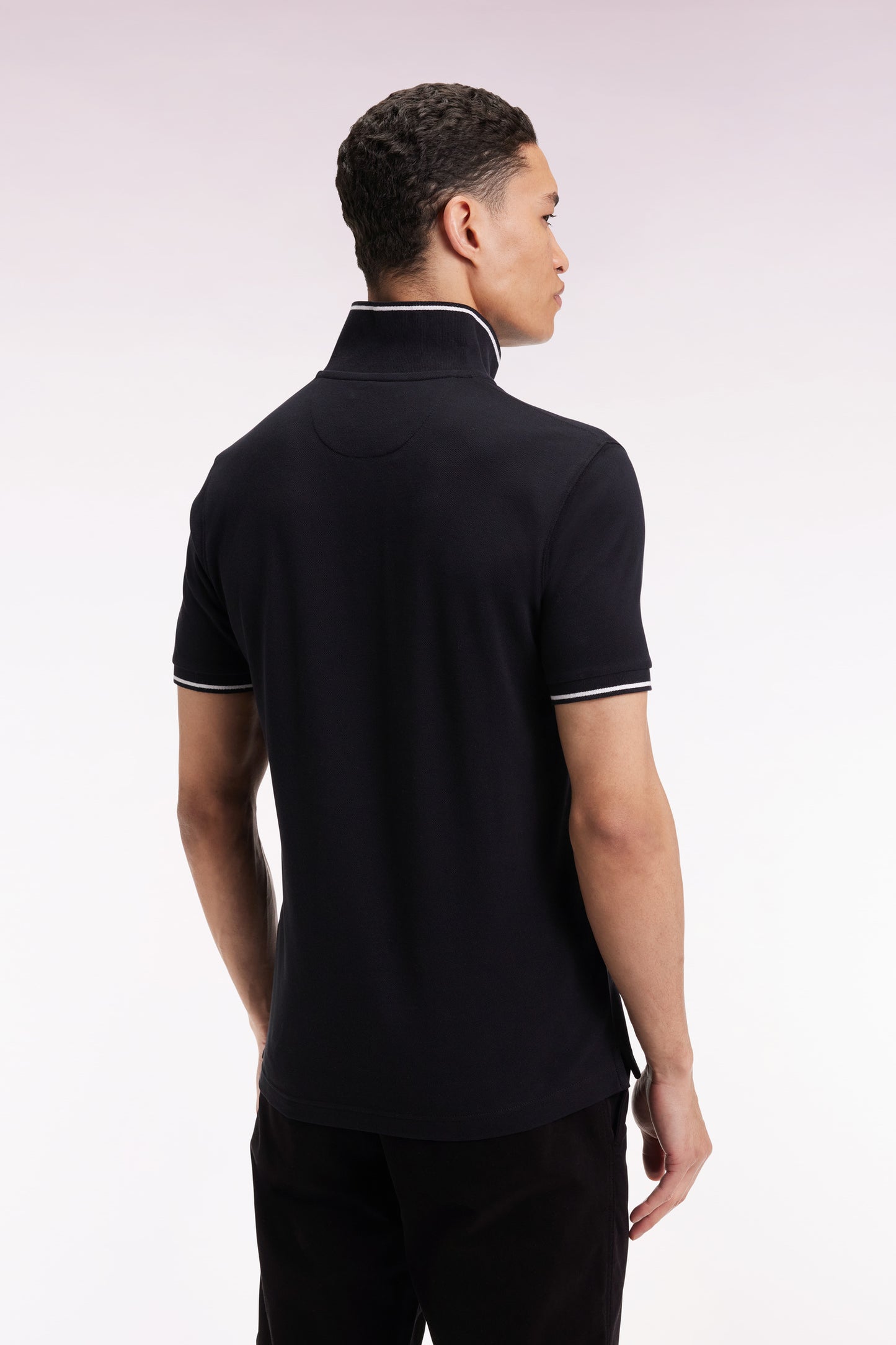 Polo à manches courtes en coton noir broderie cerclée