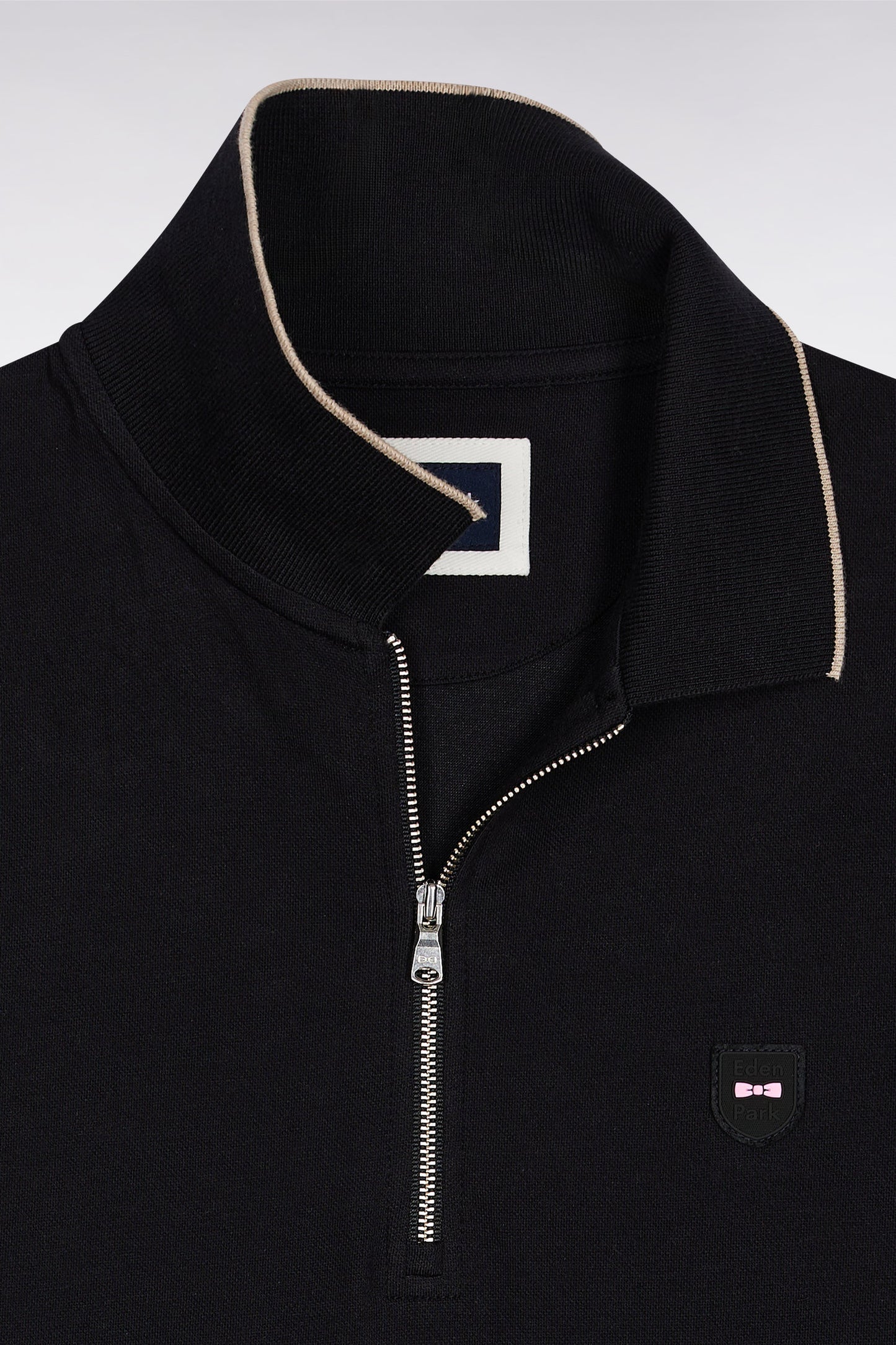 Polo manches courtes en piqué coton stretch noir zippé coupe slim