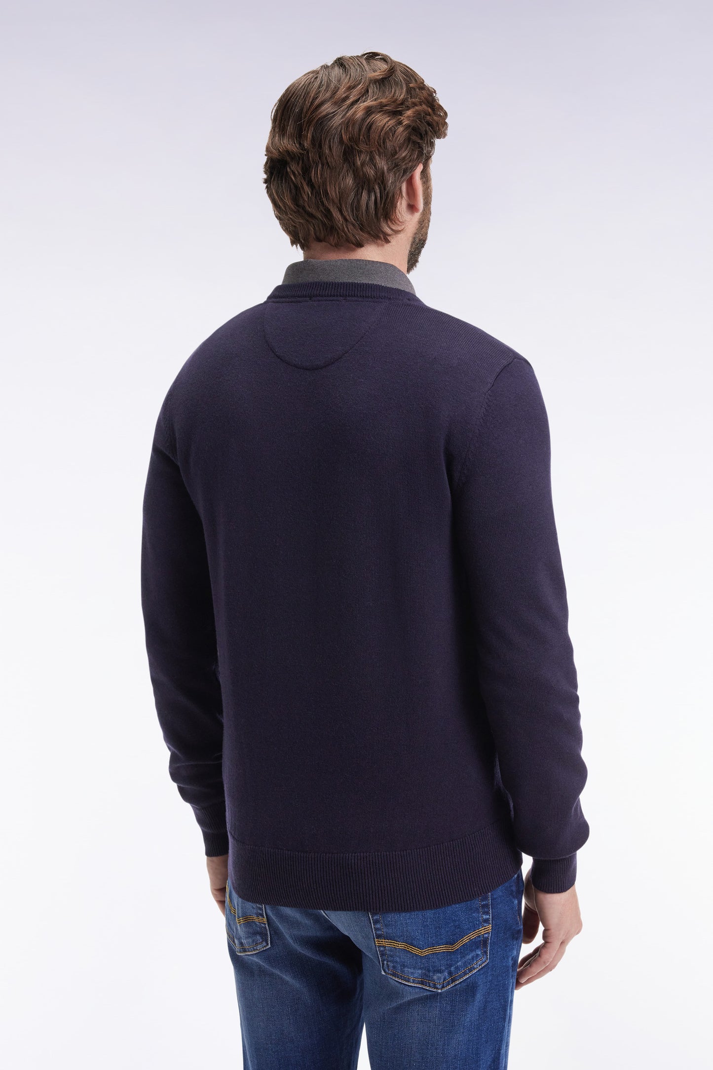 Pull col V en laine et coton bleu foncé