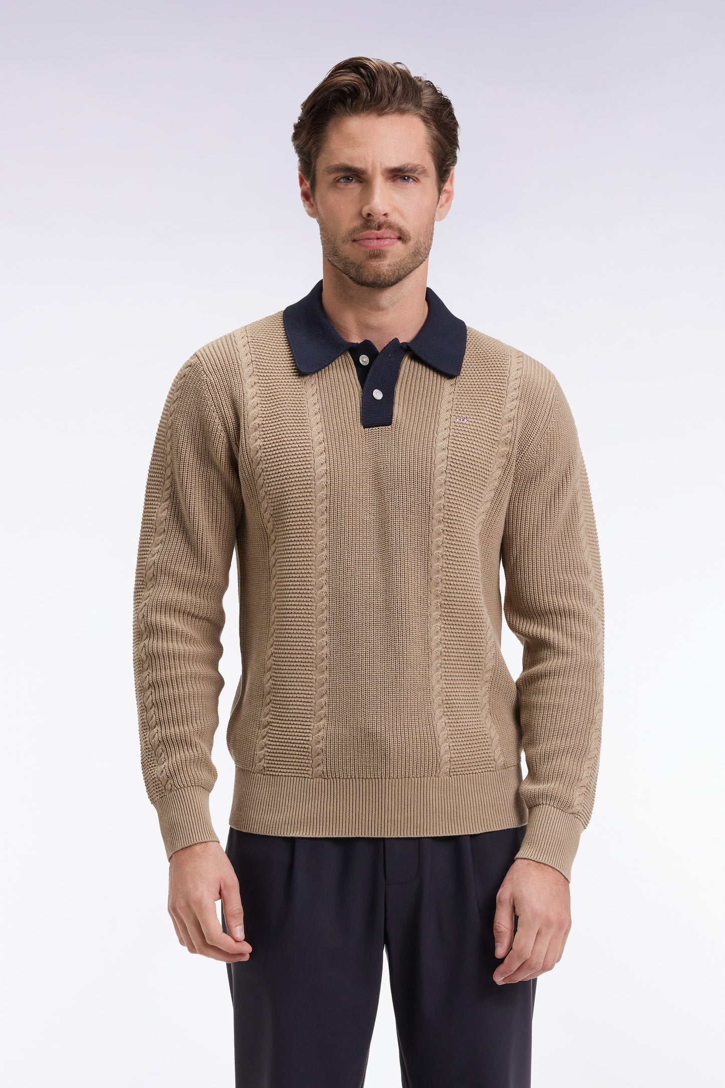 Blue polo-neck sweater in beige cotton