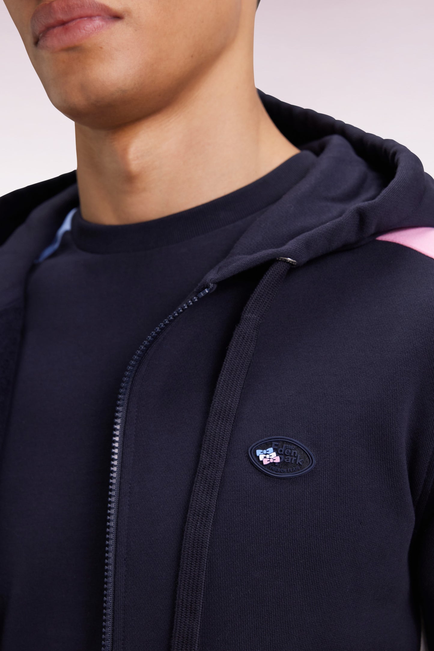 Sweatshirt à capuche zippé en molleton marine