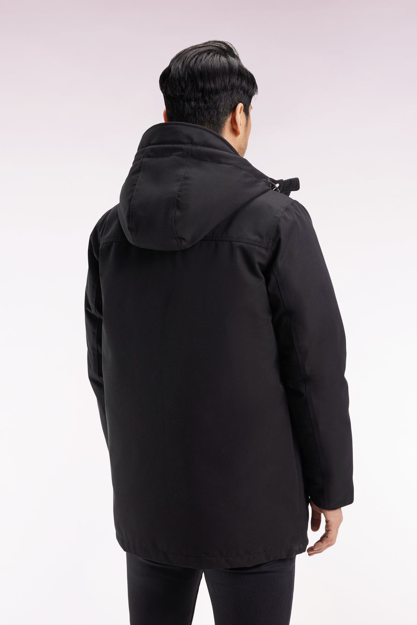 Parka courte en nylon noir à poches plaquées